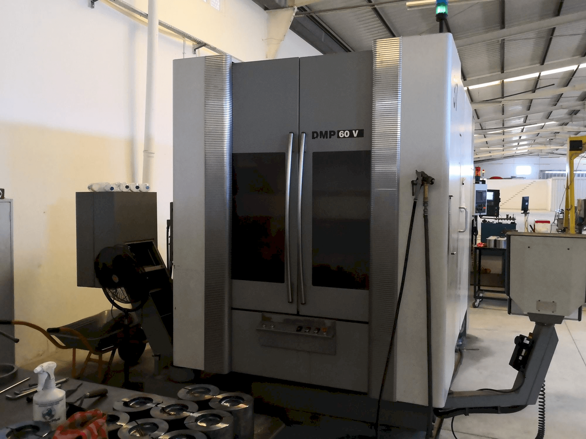 Mašīnas DECKEL MAHO DMP 60V pretskats