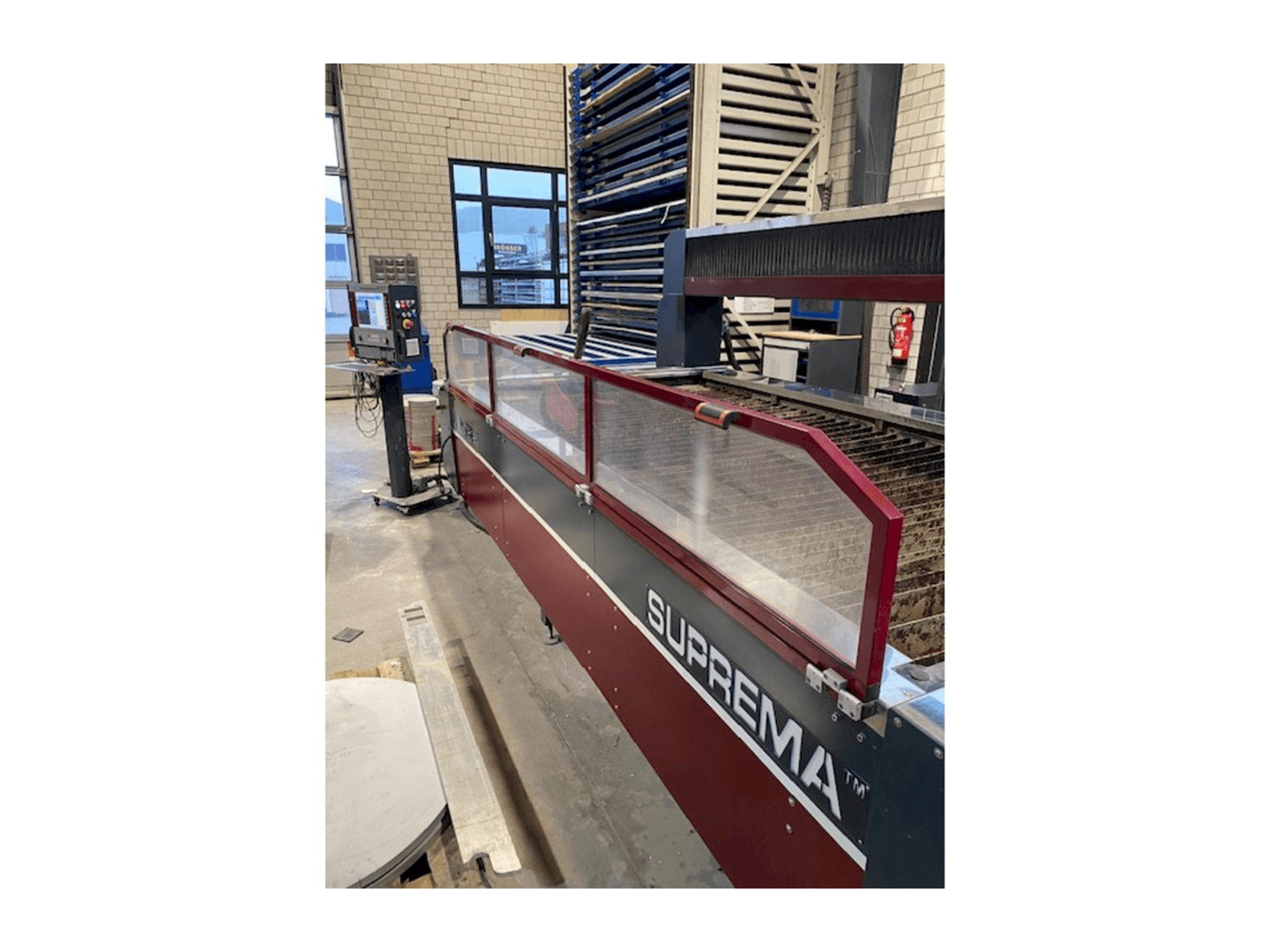 Mašīnas Waterjet Italy Suprem pretskats