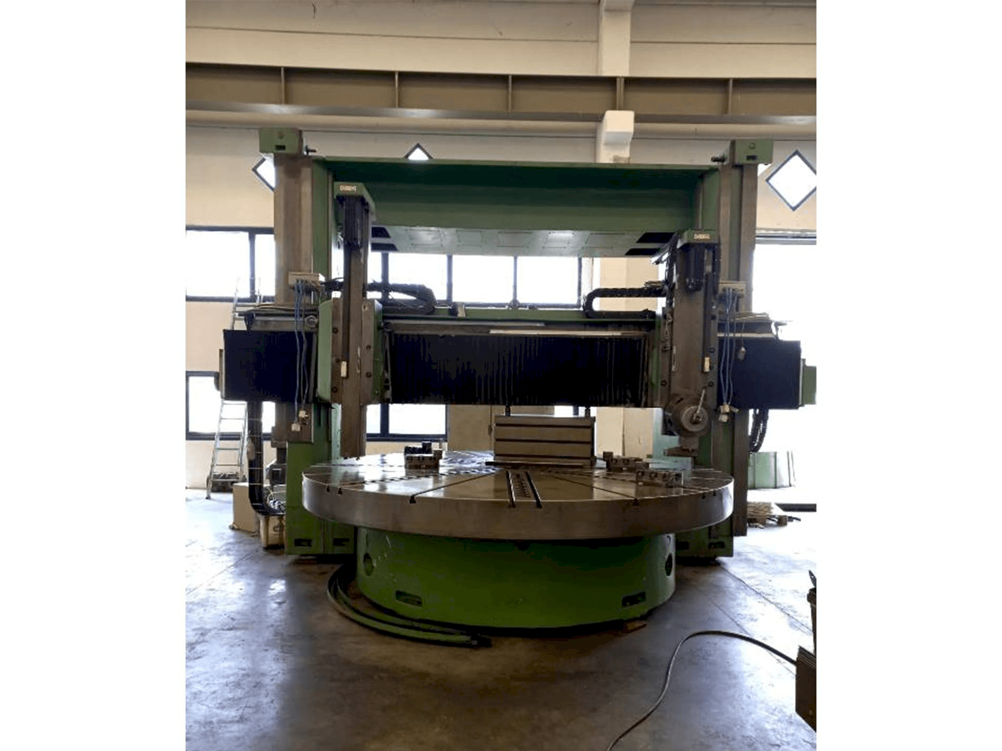 Mašīnas Titan SC 43 ECS 1400 pretskats