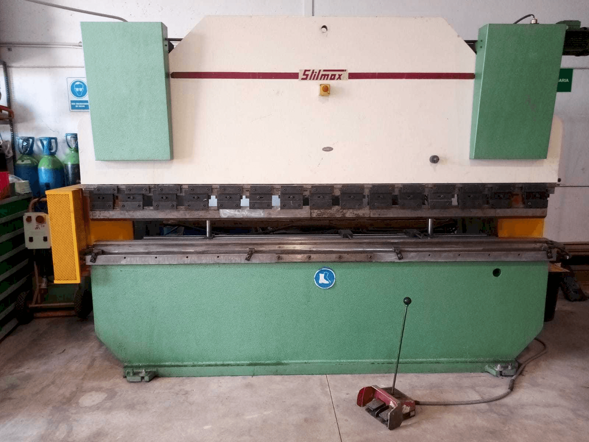 Mašīnas STILMAX 3100 pretskats
