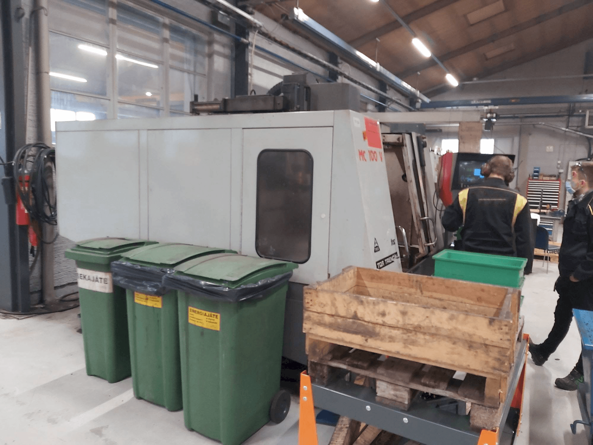 Mašīnas TOS TRENCÍN MC 100 V pretskats