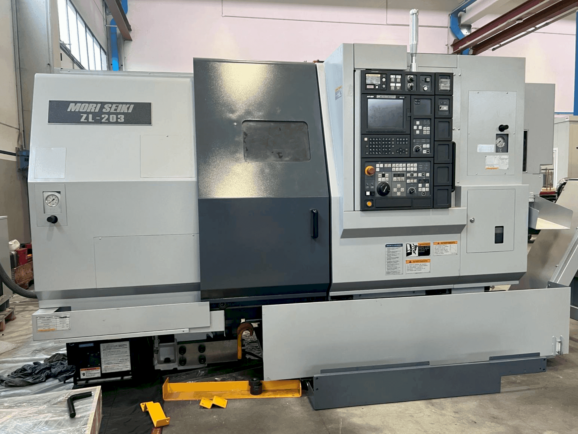 Mašīnas MORI SEIKI ZL-203SMC pretskats