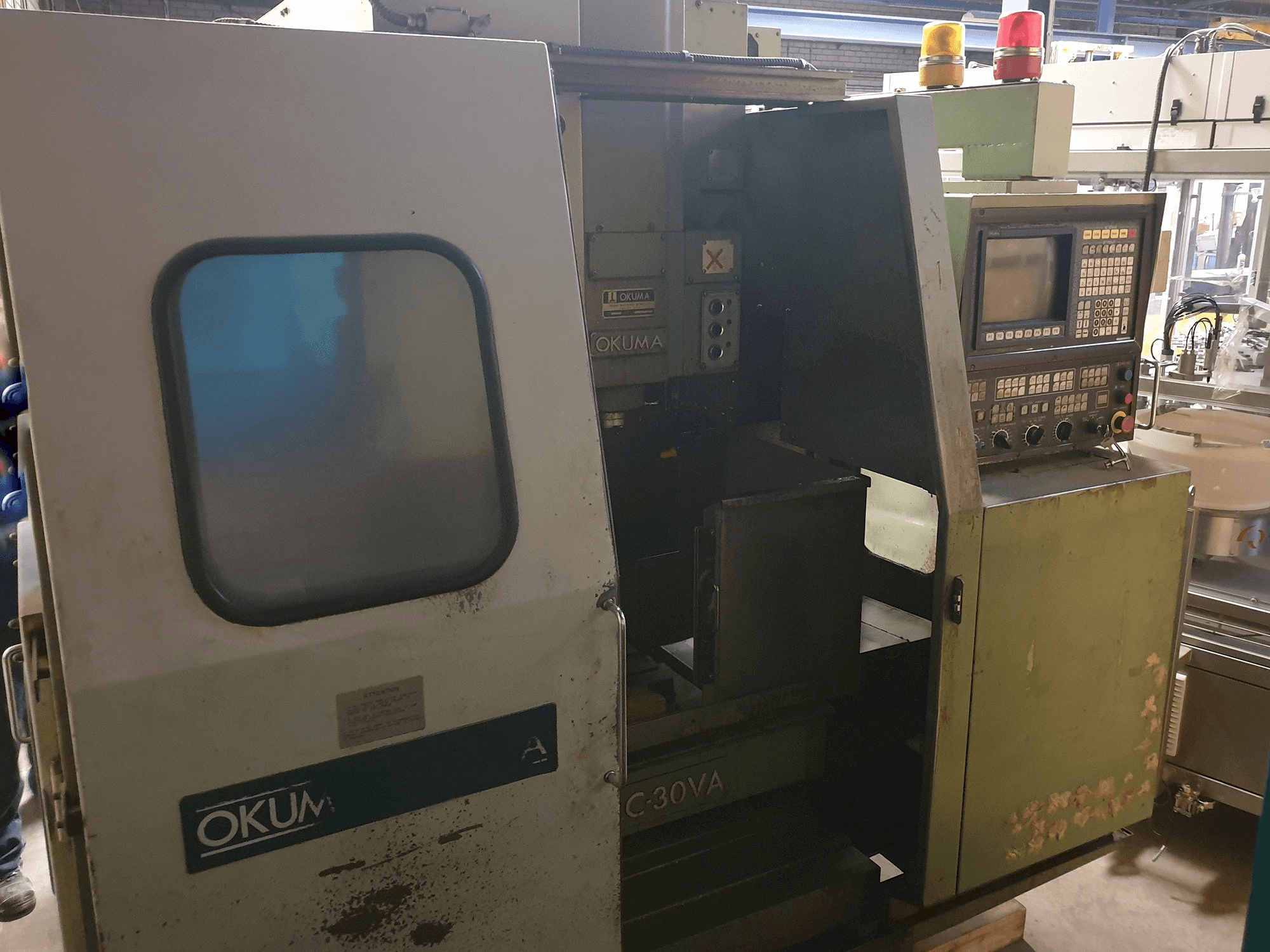 Mašīnas Okuma skats MC-30VA no kreisās puses