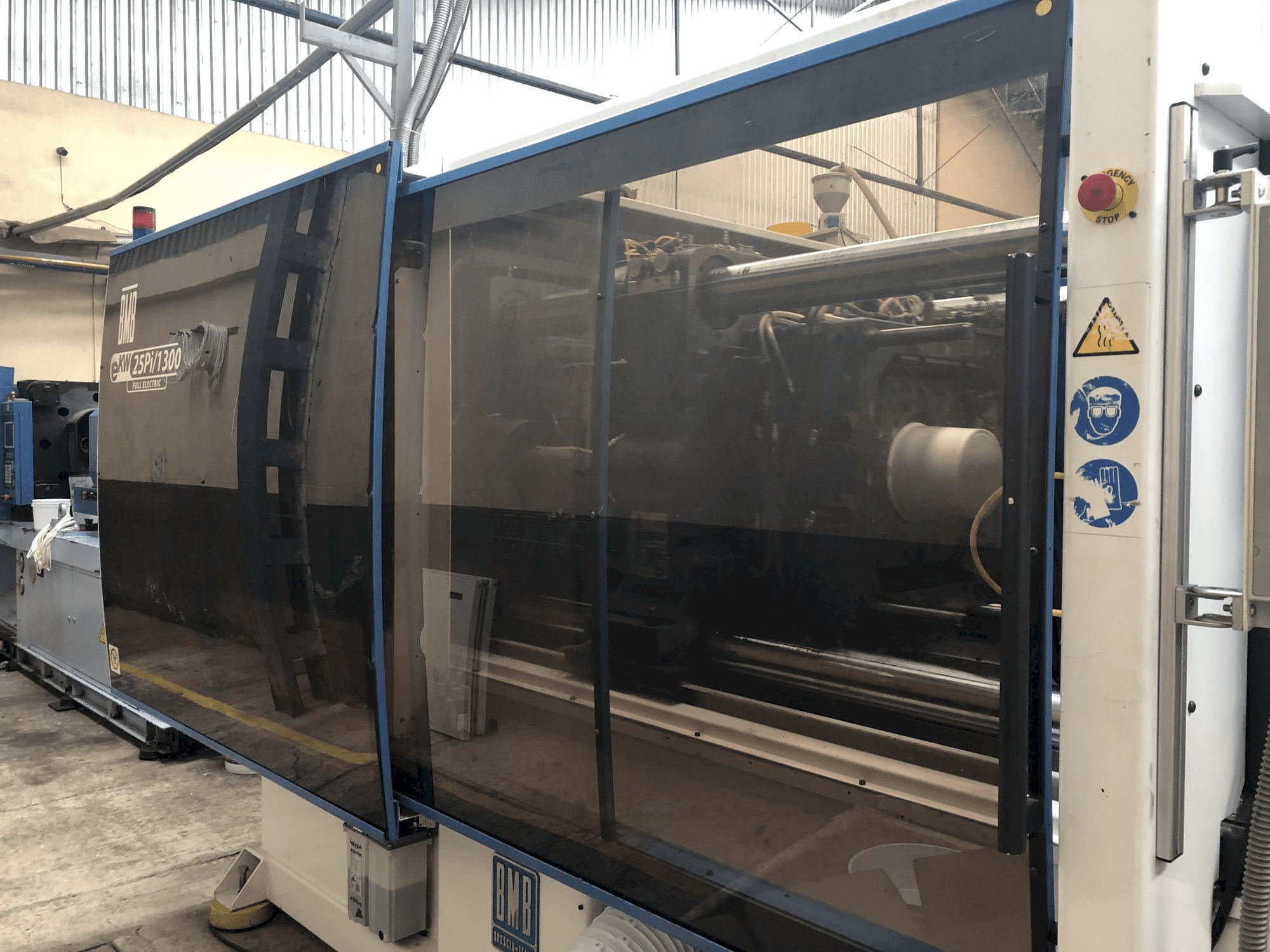 Mašīnas BMB eKW 25 Pi/1300 skats no kreisās puses