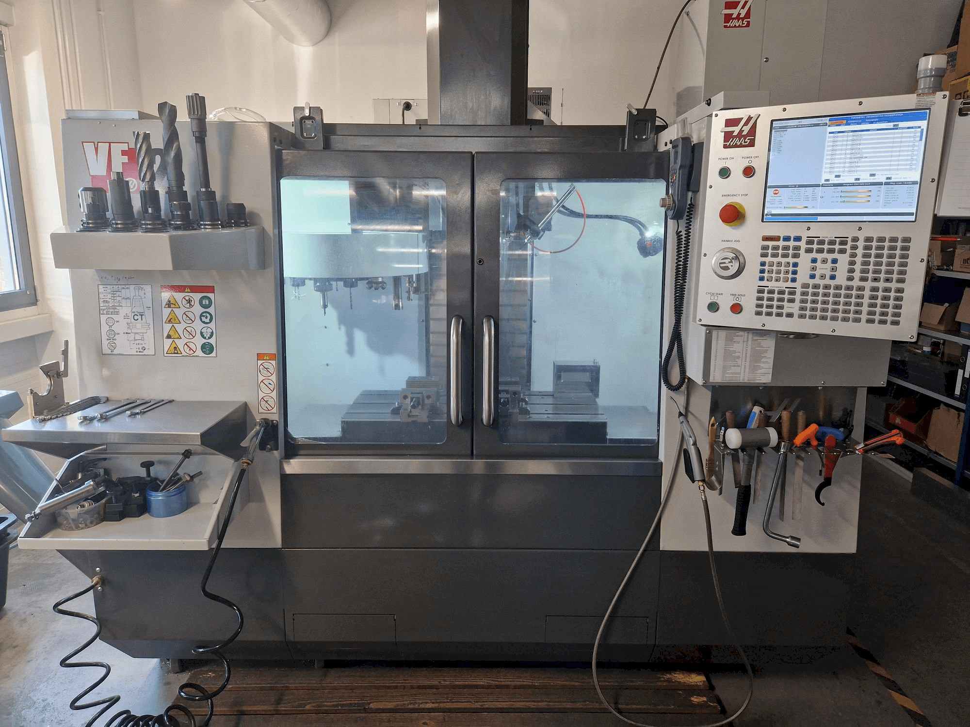 Mašīnas HAAS VF-2 pretskats