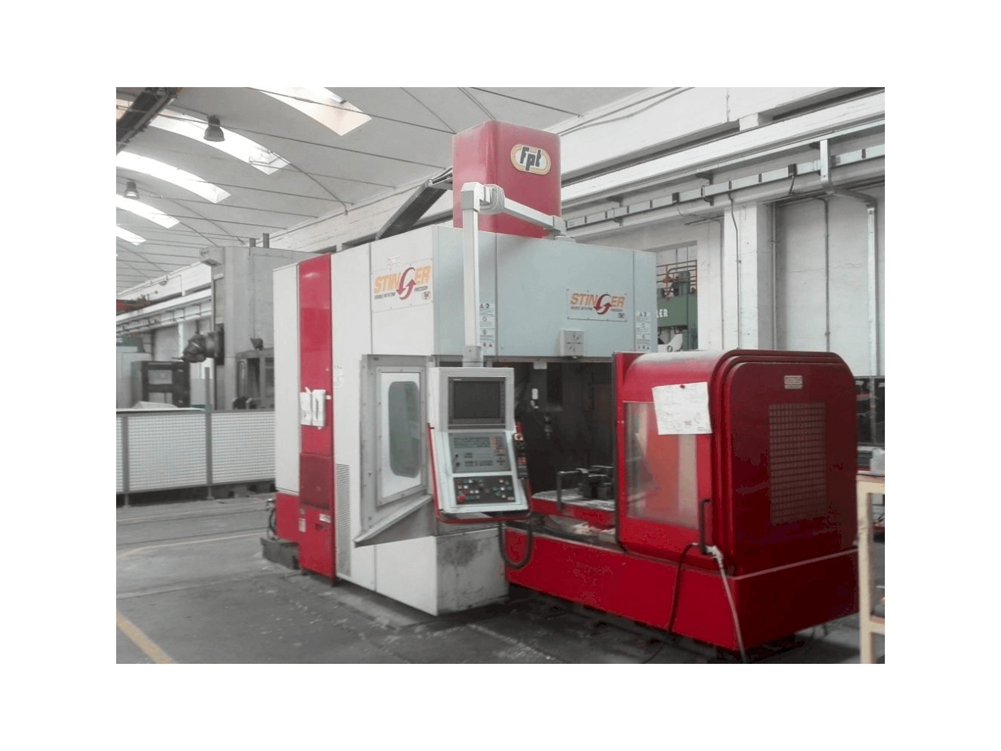 Mašīnas FPT Stinger pretskats