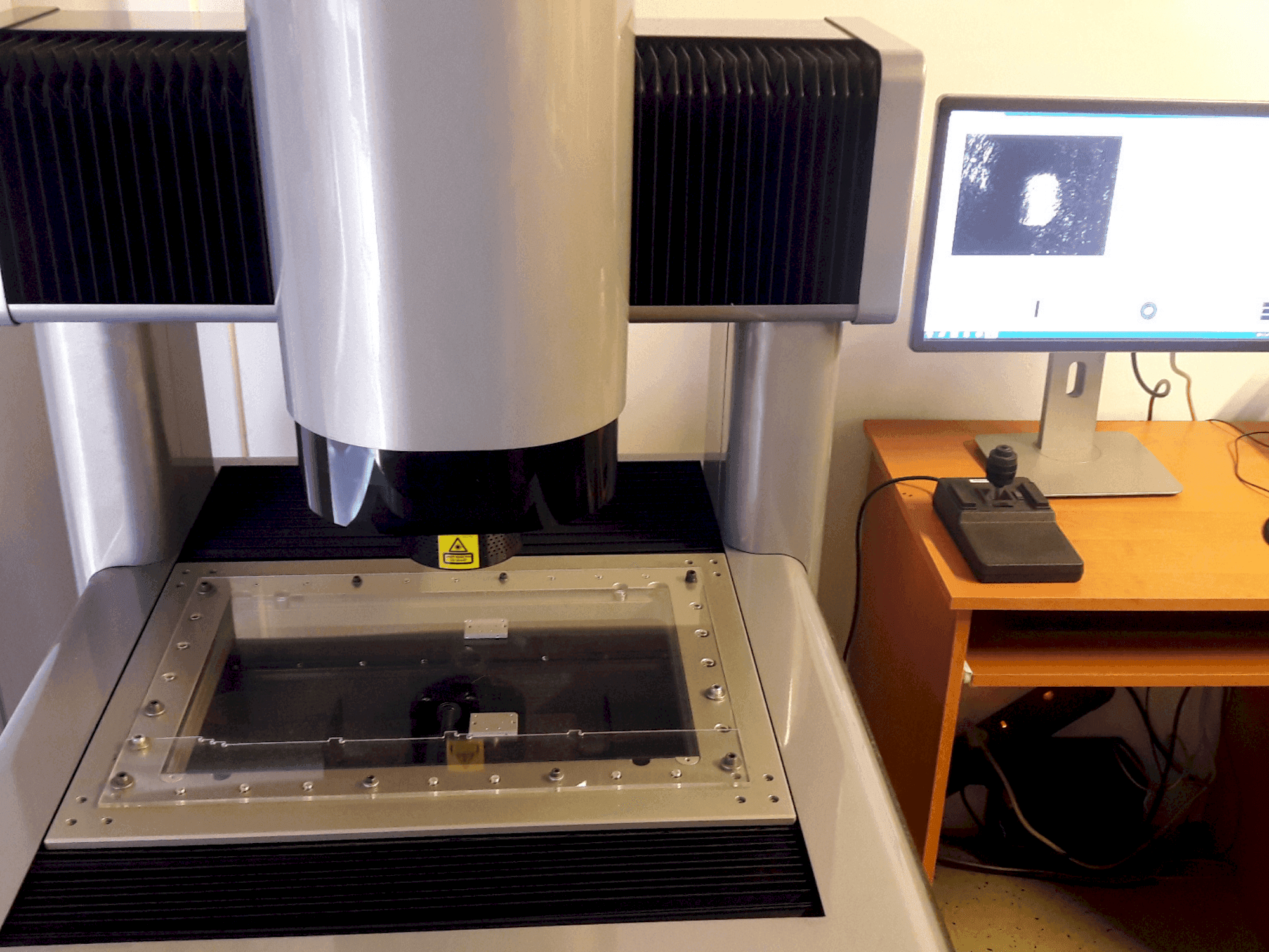 Mašīnas SCHUT DeMeet-400 pretskats