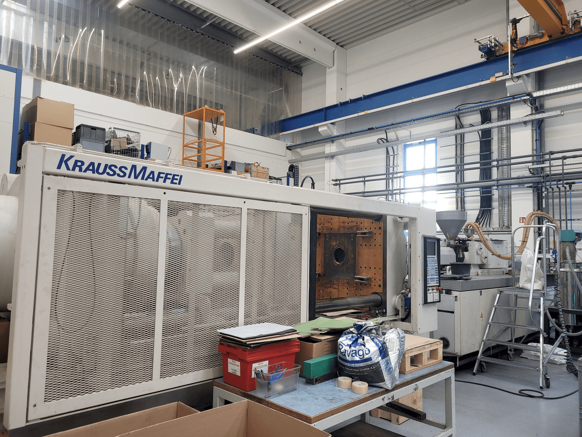 Mašīnas Krauss Maffei 650-4350BM-MC4 pretskats