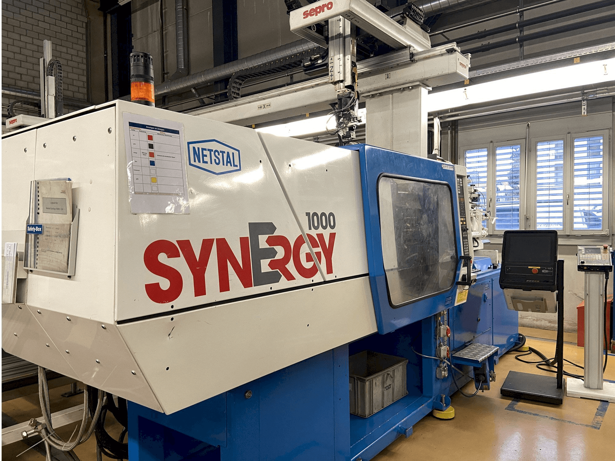 Mašīnas Netstal SYNERGY 1000-230 pretskats