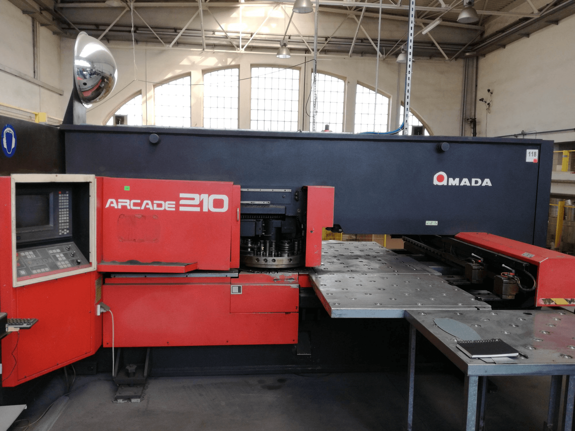 Mašīnas AMADA ARCADE 210 pretskats