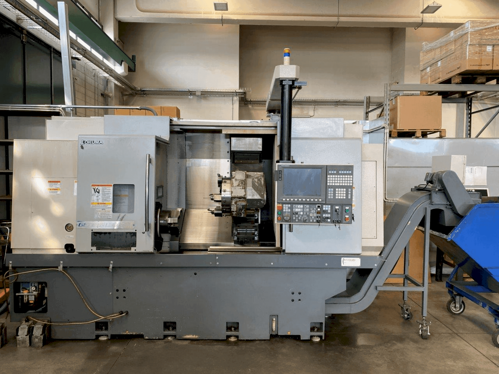 Mašīnas Okuma Genos L300E-MY pretskats