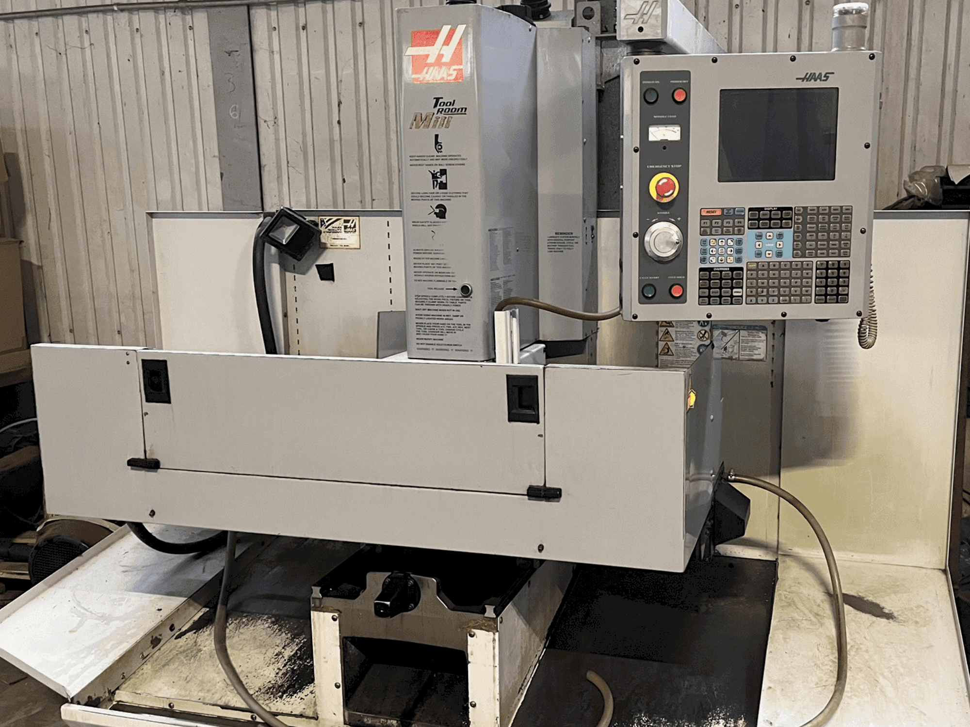 Mašīnas HAAS TM-2HE pretskats