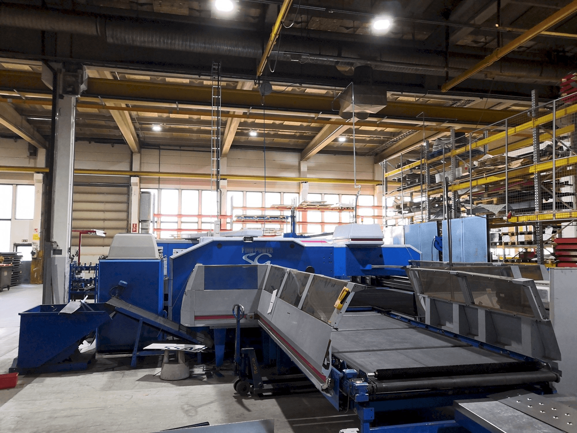 Mašīnas Finn-Power SG6 pretskats