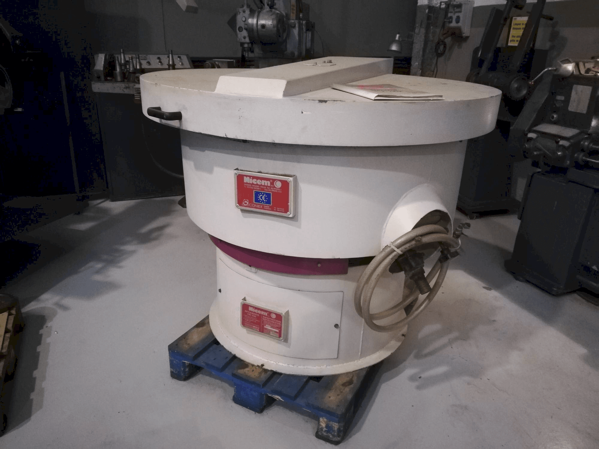 Mašīnas NICEM VIB 250 SM pretskats