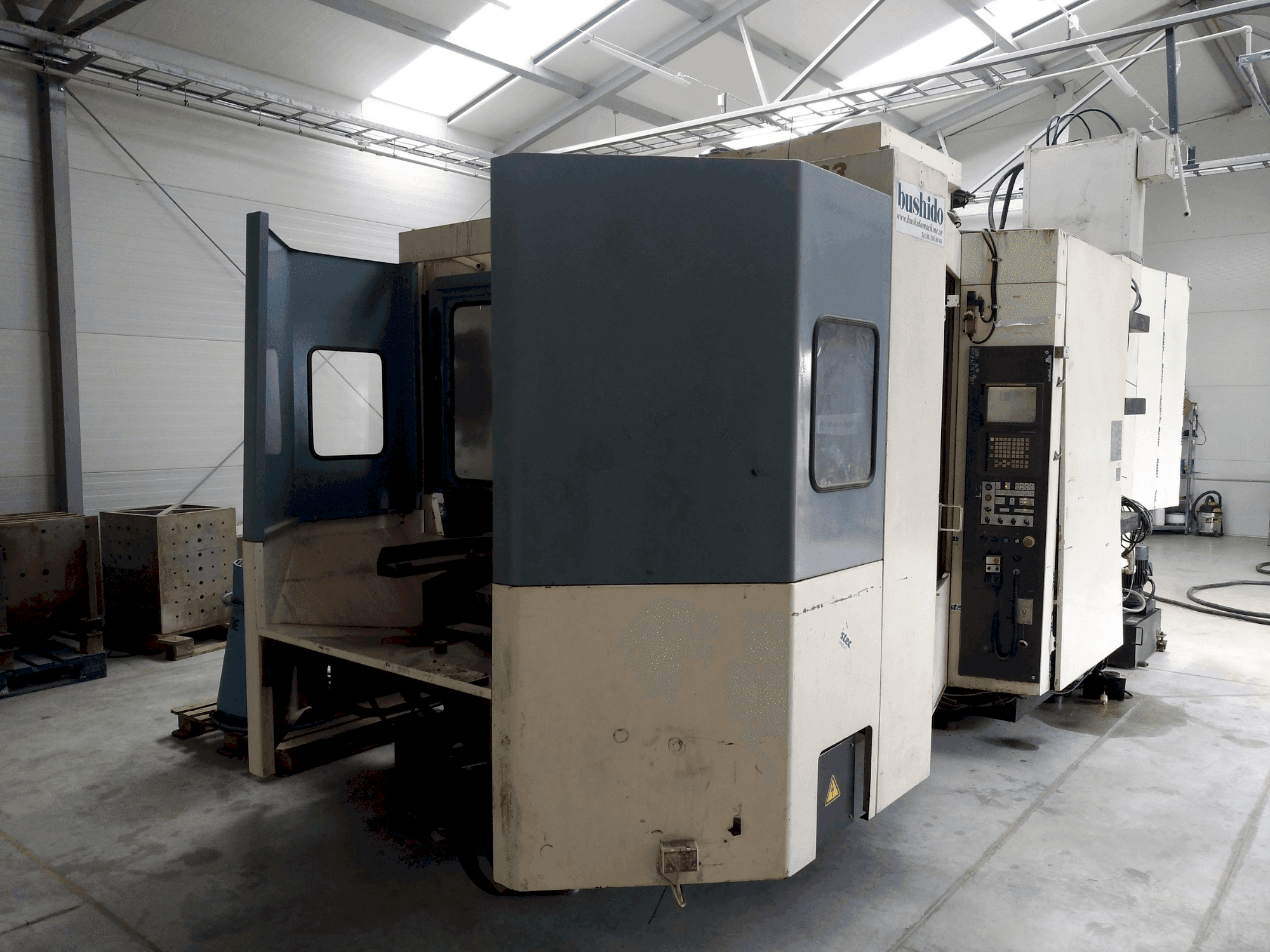 Mašīnas Niigata SPN63 pretskats