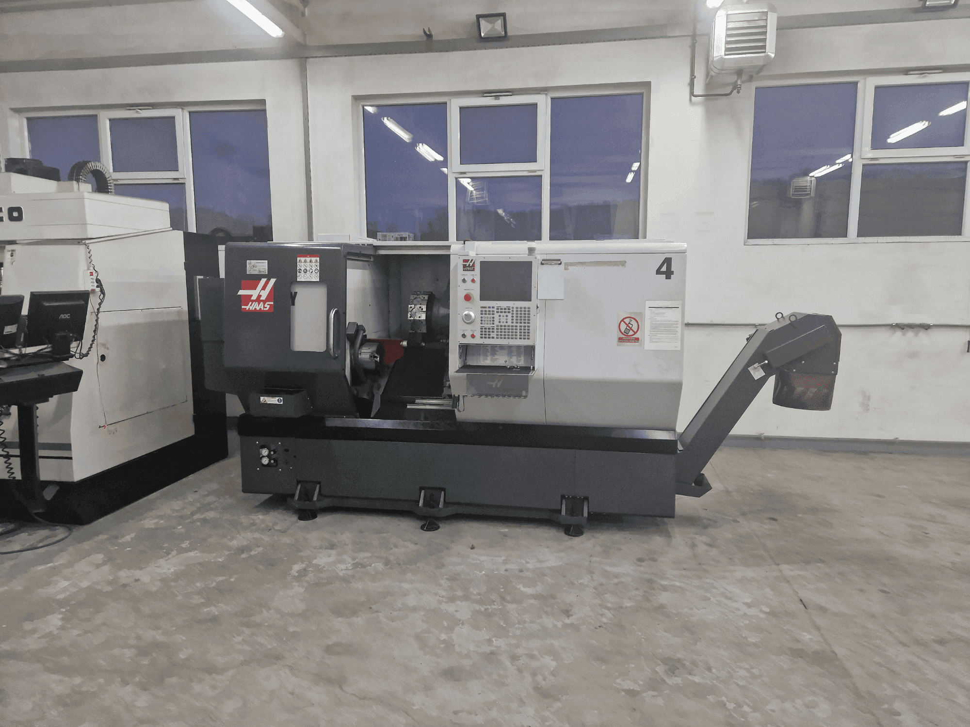 Mašīnas HAAS ST-30Y pretskats