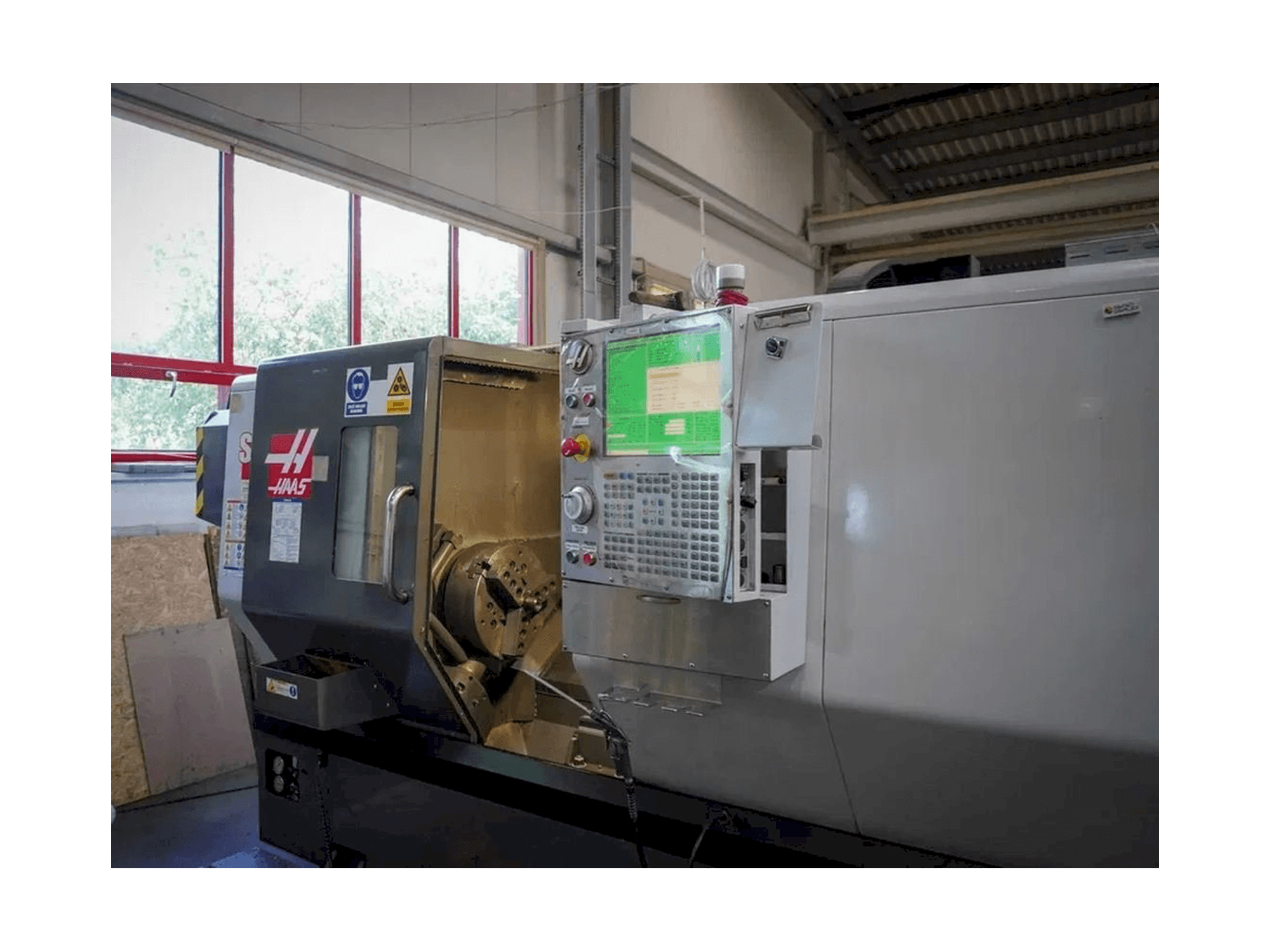 Mašīnas HAAS ST-30 pretskats