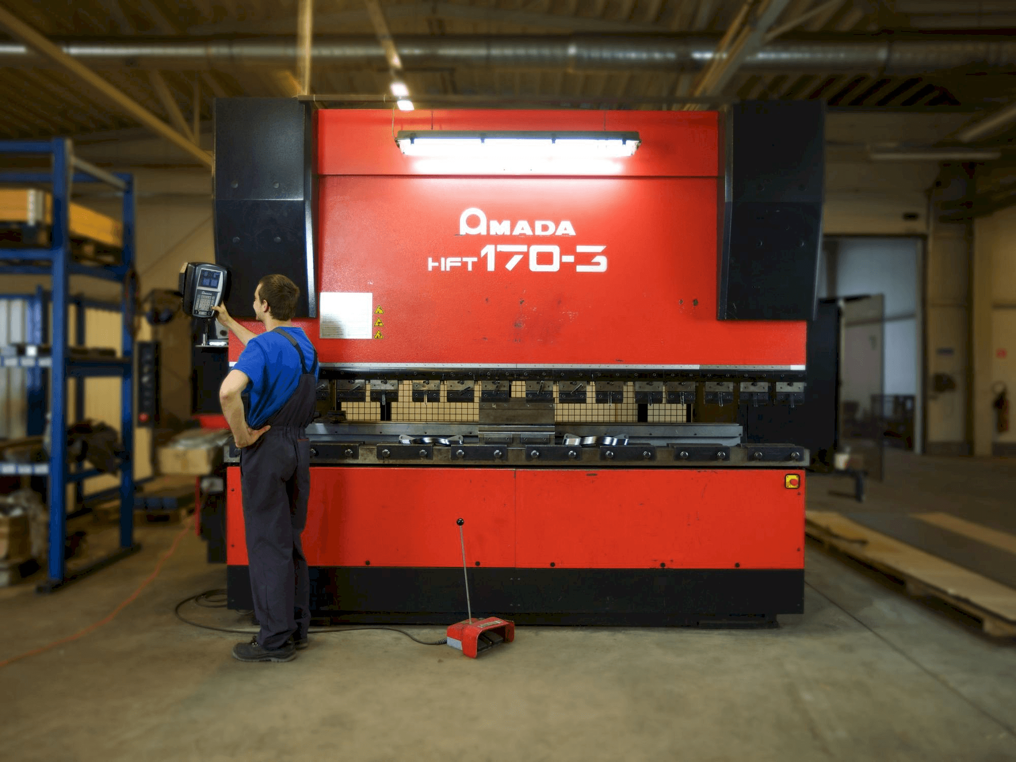 Mašīnas AMADA HFT 170-3 pretskats