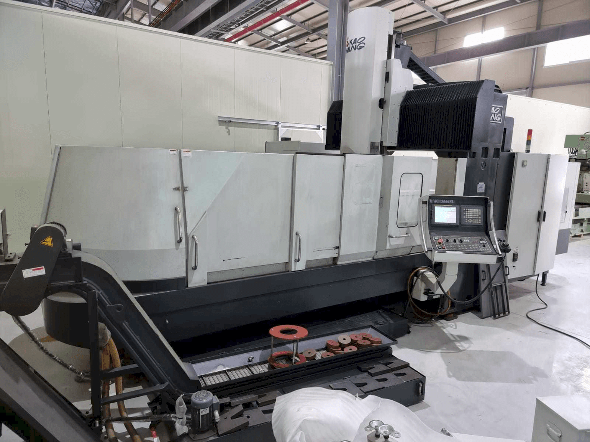 Mašīnas KAOMING KMC-3000SV pretskats