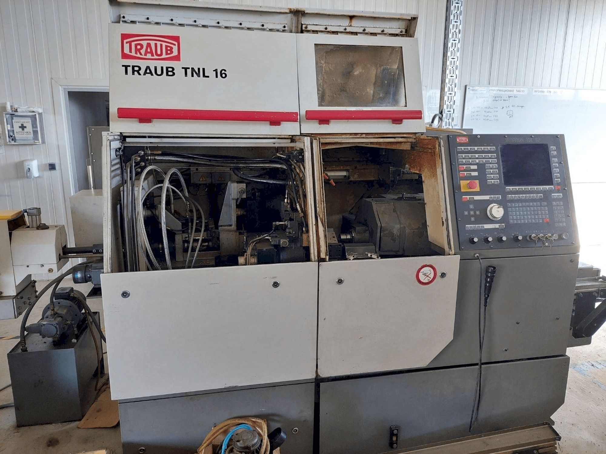 Mašīnas TRAUB TNL16G-TX8F pretskats