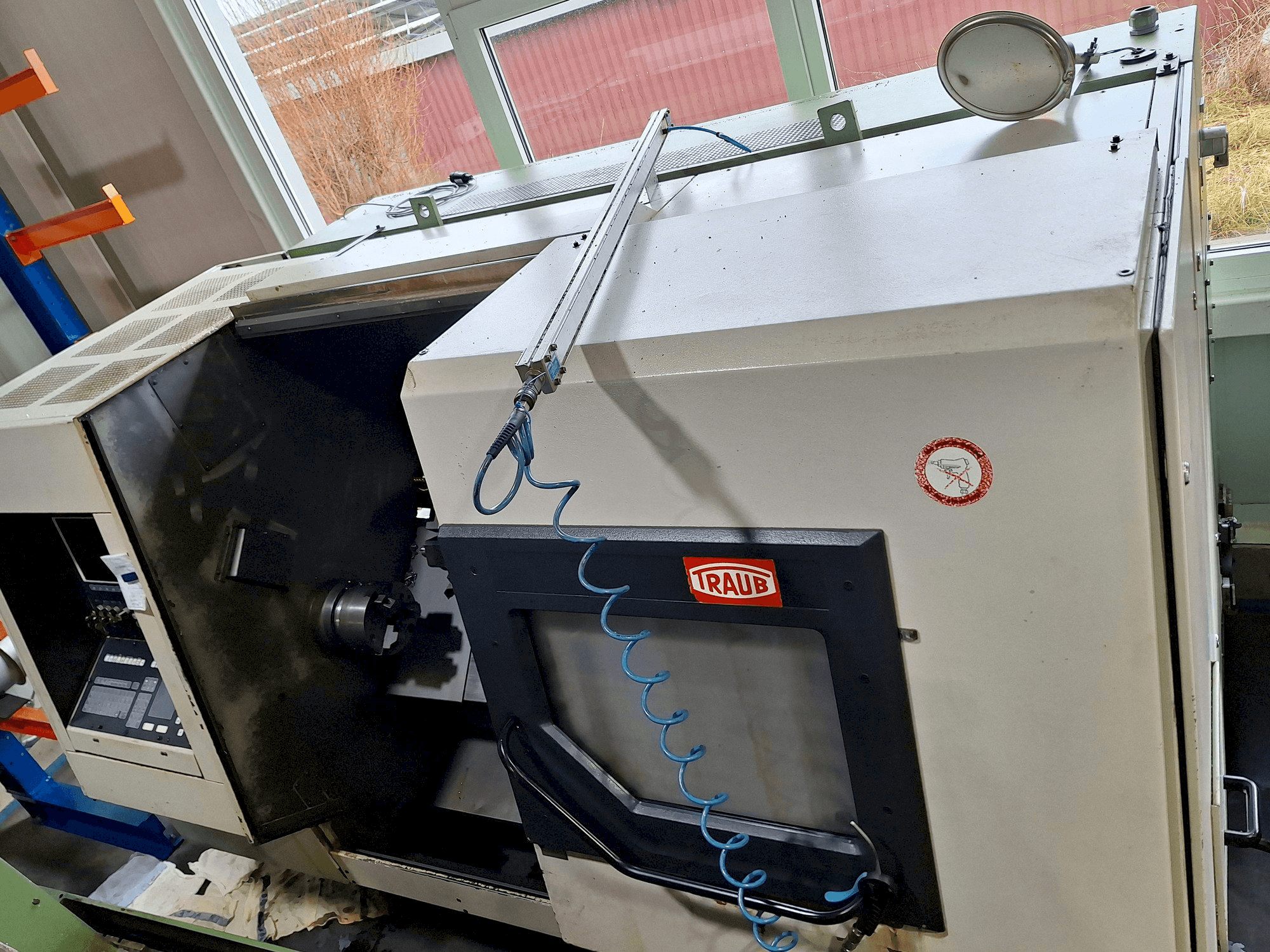 Mašīnas TRAUB TND 400 pretskats