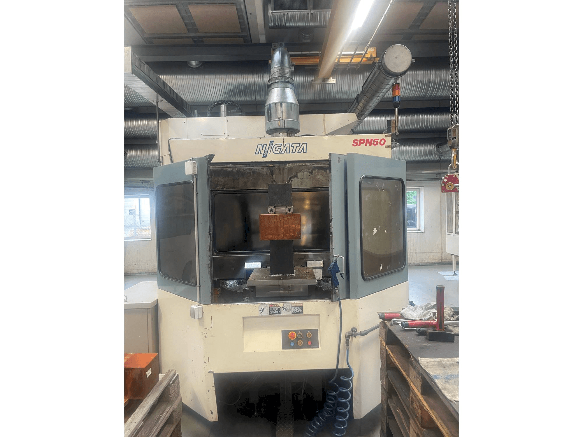 Mašīnas Niigata SPN 50 pretskats
