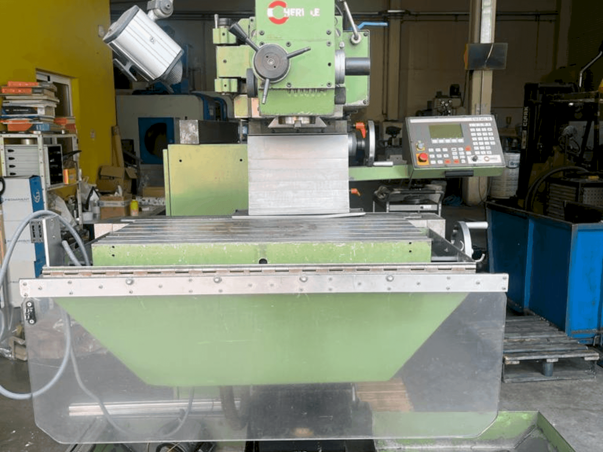 Mašīnas HERMLE UWF 802M pretskats