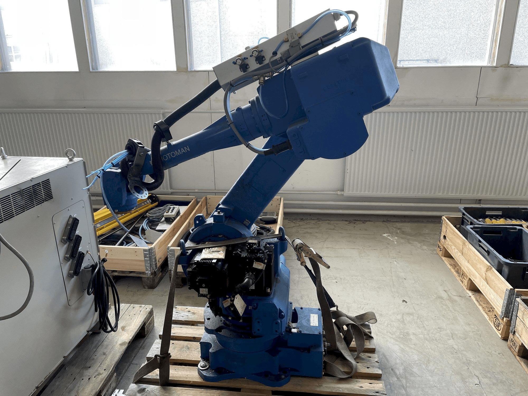 Mašīnas MOTOMAN NX100 80KG pretskats