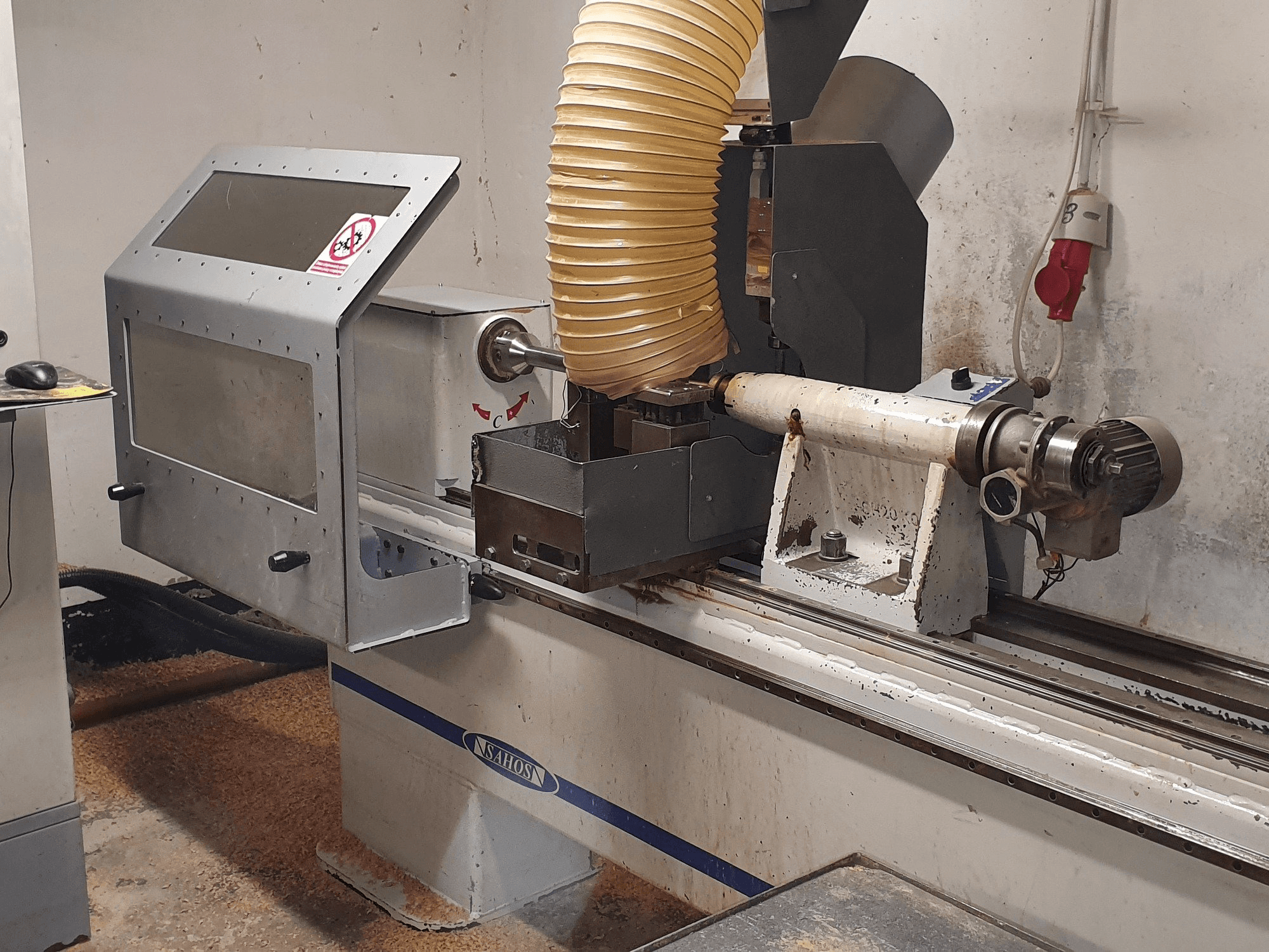 Mašīnas Sahos GALAXY SH1800 CNC pretskats