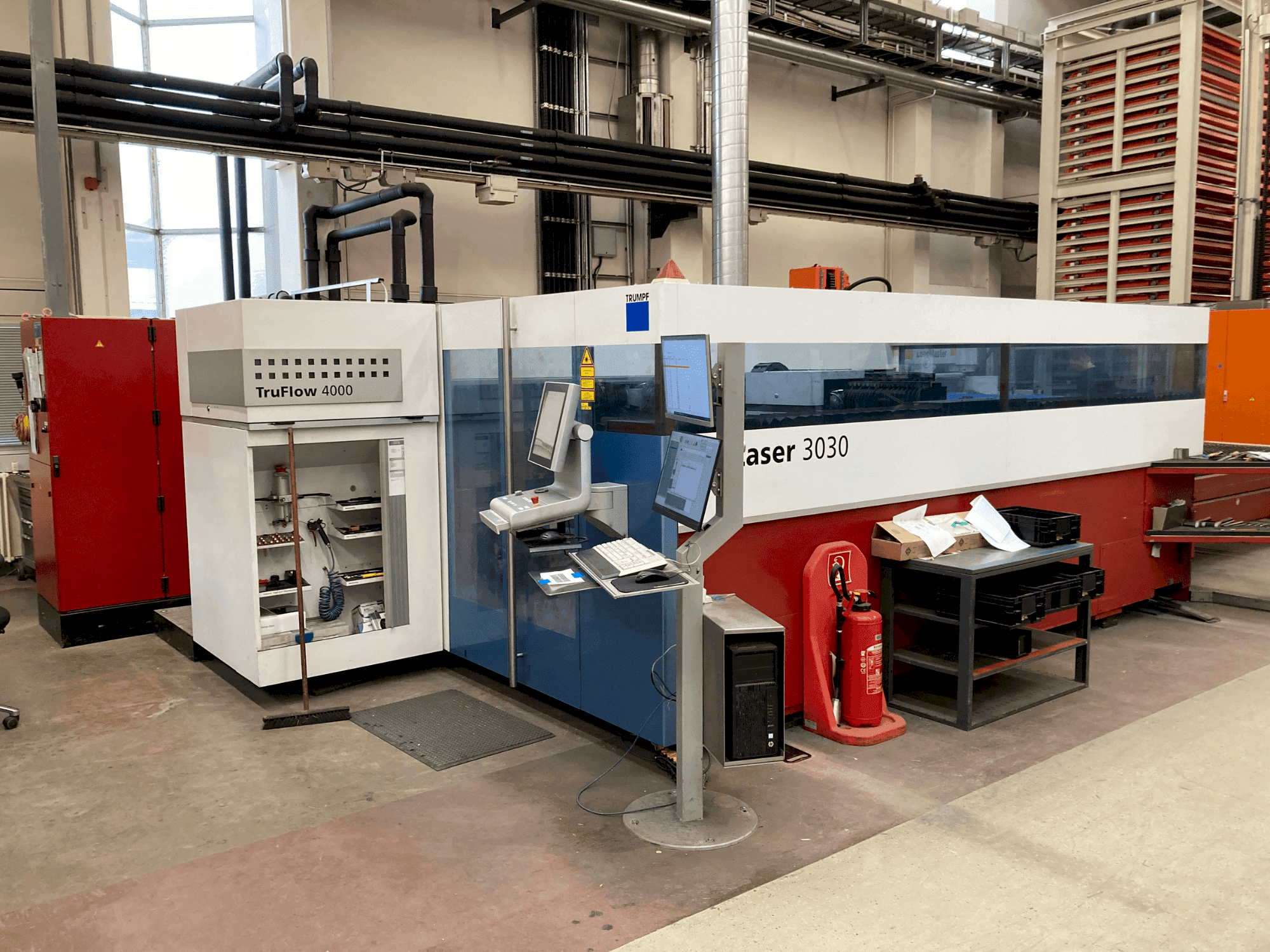Mašīnas TRUMPF TruLaser 3030 pretskats