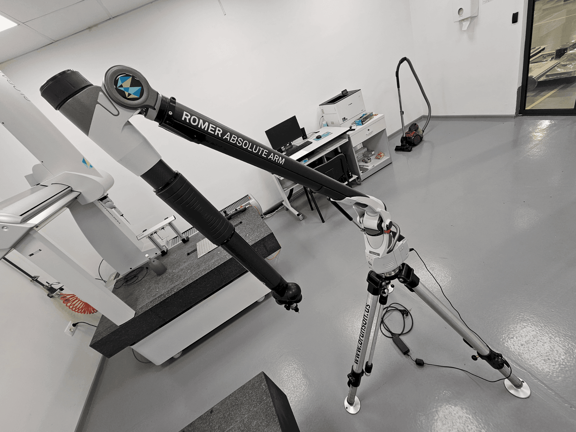 Mašīnas ROMER Absolute Arm 7730 pretskats