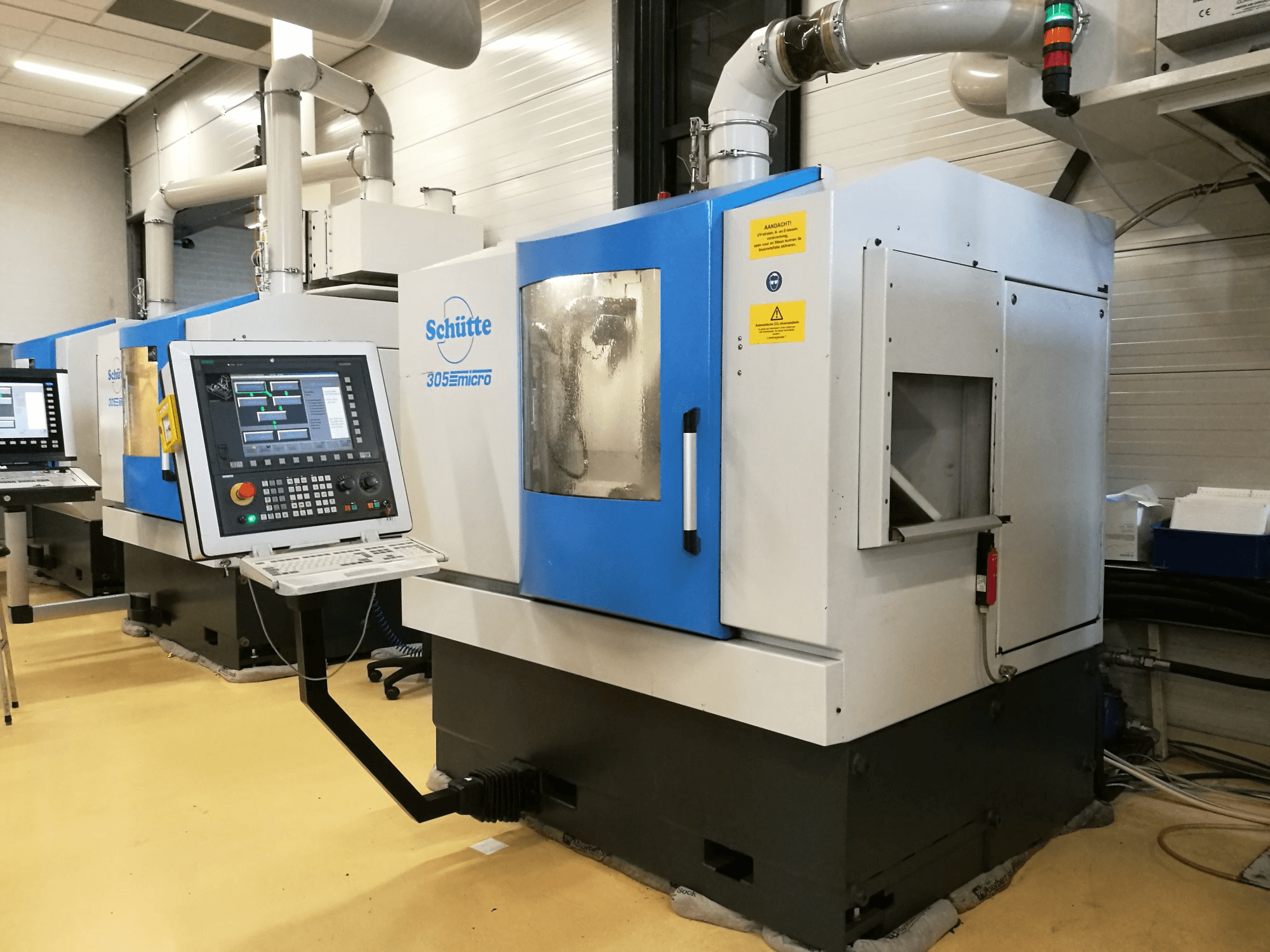 Mašīnas Schuette WU305L skats no labās puses