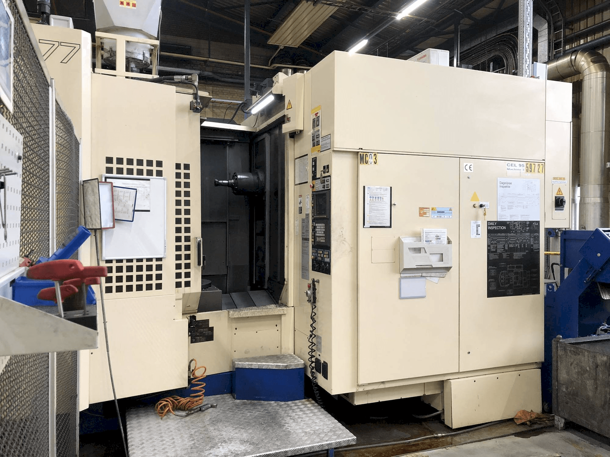 Mašīnas Makino A77 pretskats