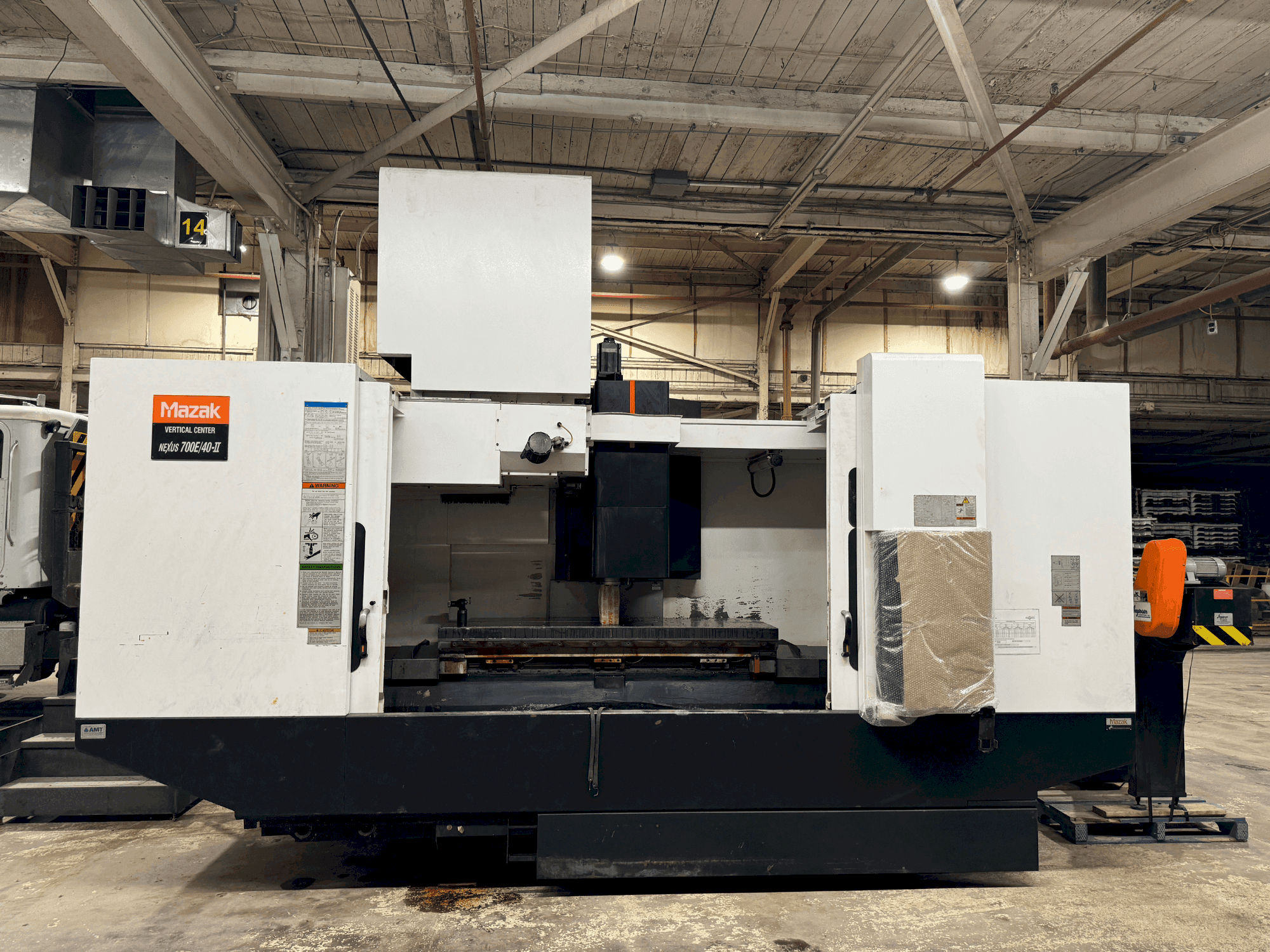 Mašīnas Mazak VCN 700E/40-II pretskats