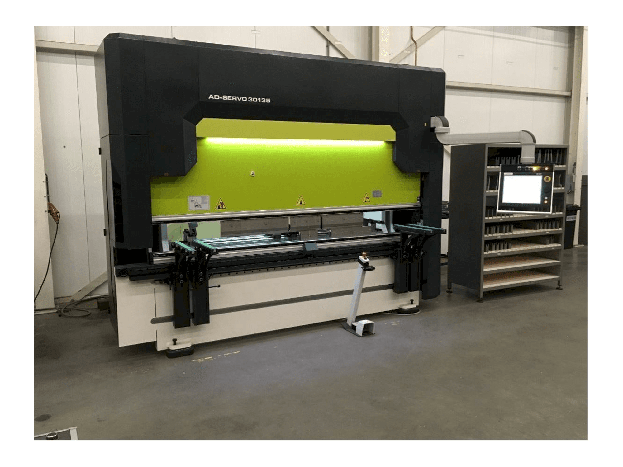 Mašīnas Durma AD-S 30135 Servo pretskats