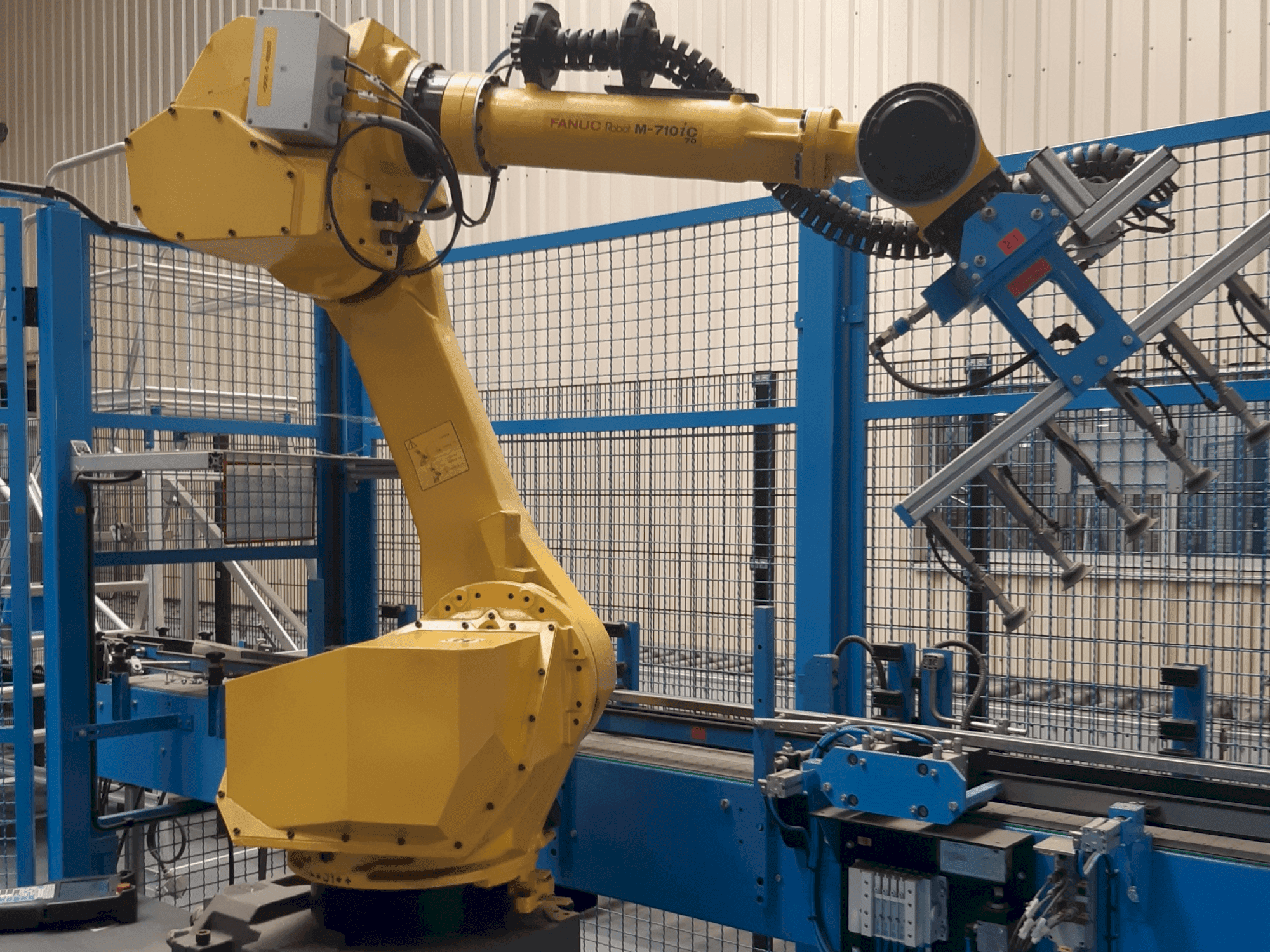 Mašīnas FANUC M-710iC pretskats