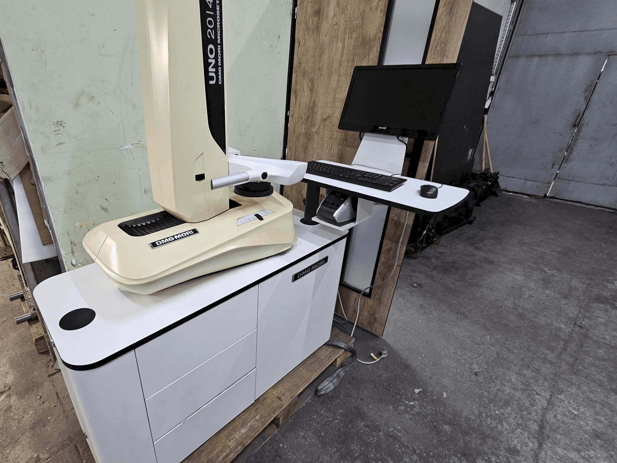 Mašīnas DMG MORI UNO 20/40 pretskats