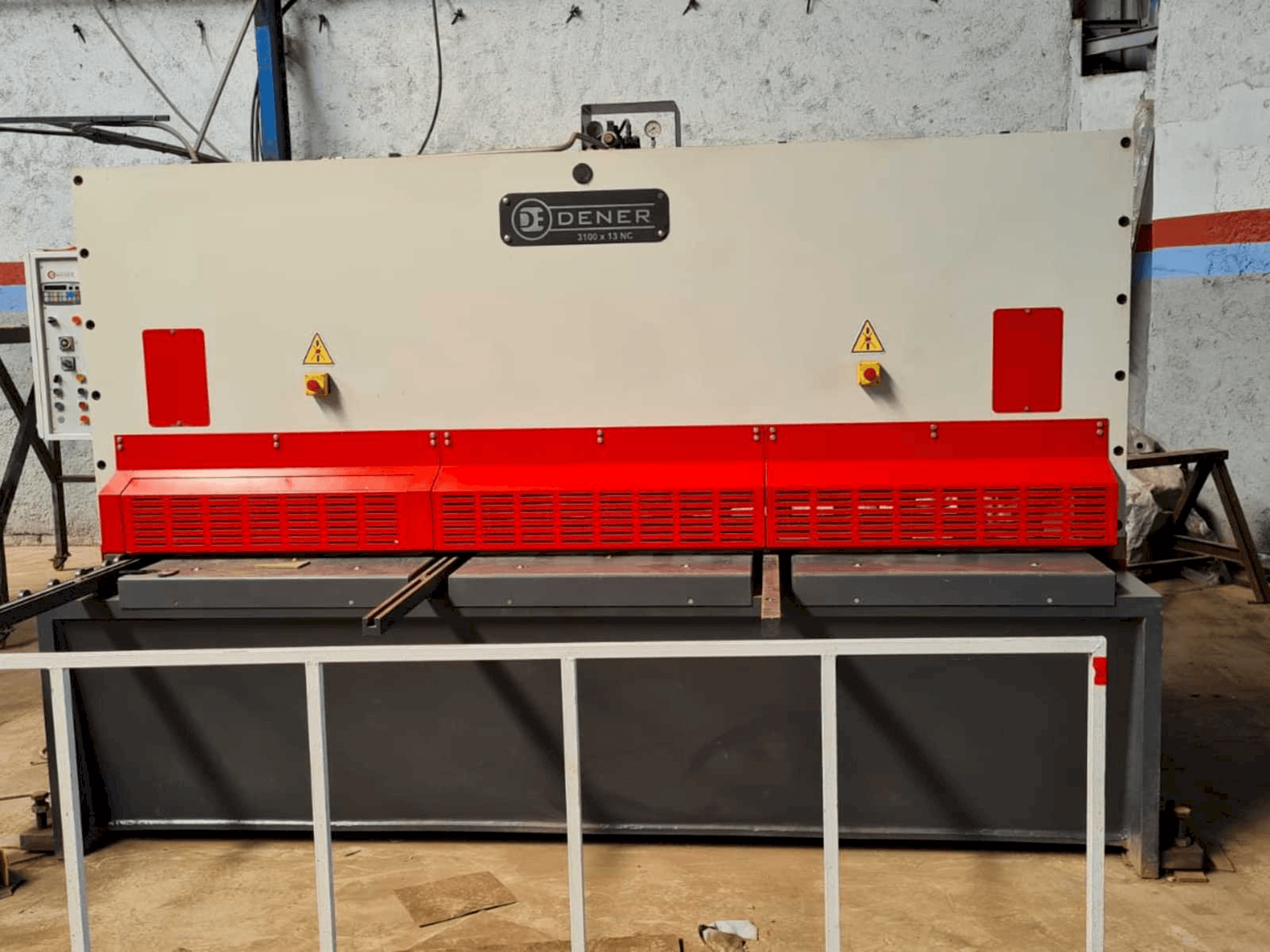 Mašīnas DENER BS 3013 pretskats