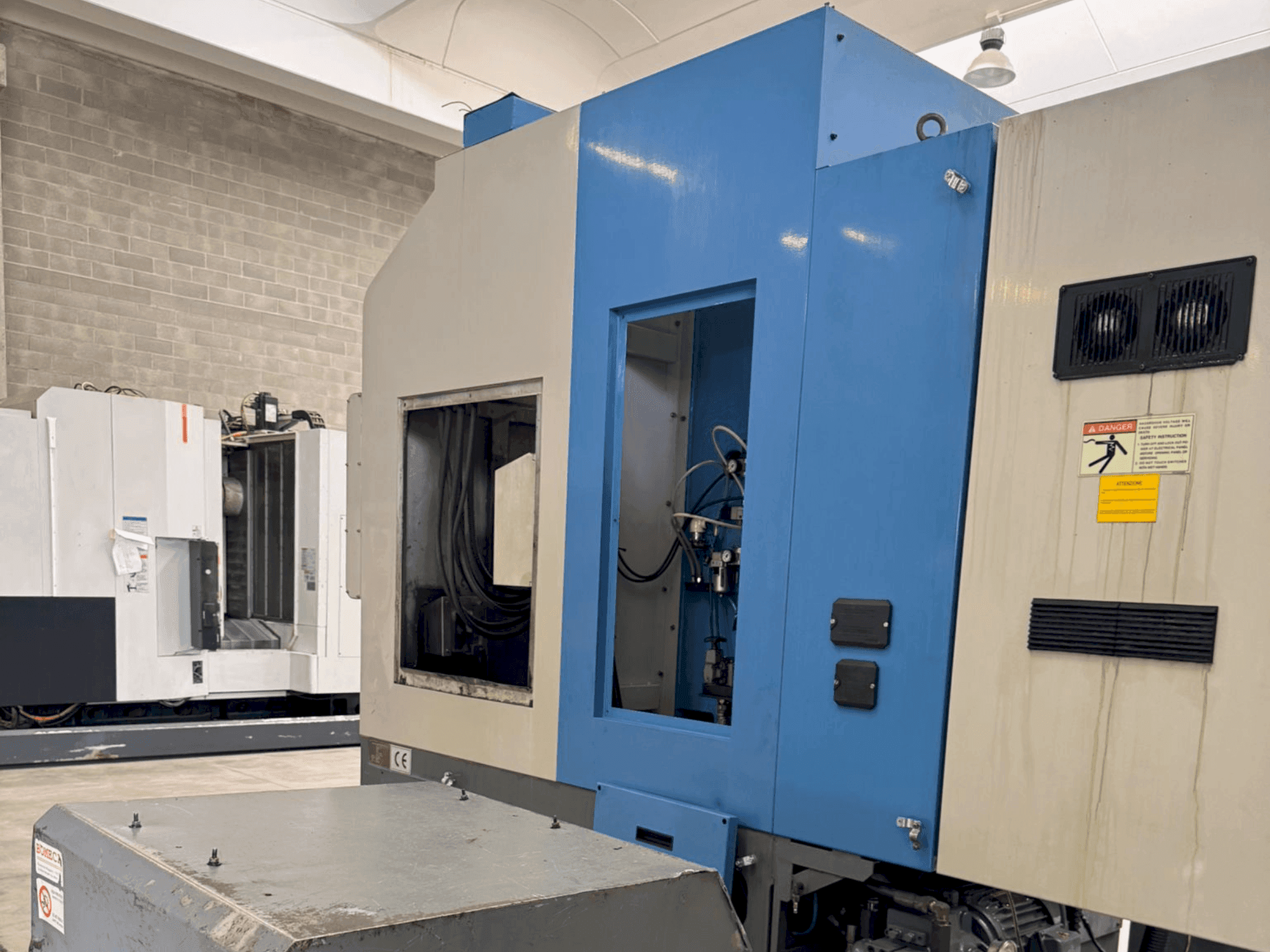 Mašīnas HYUNDAI KIA Hyundai HiT V5R pretskats