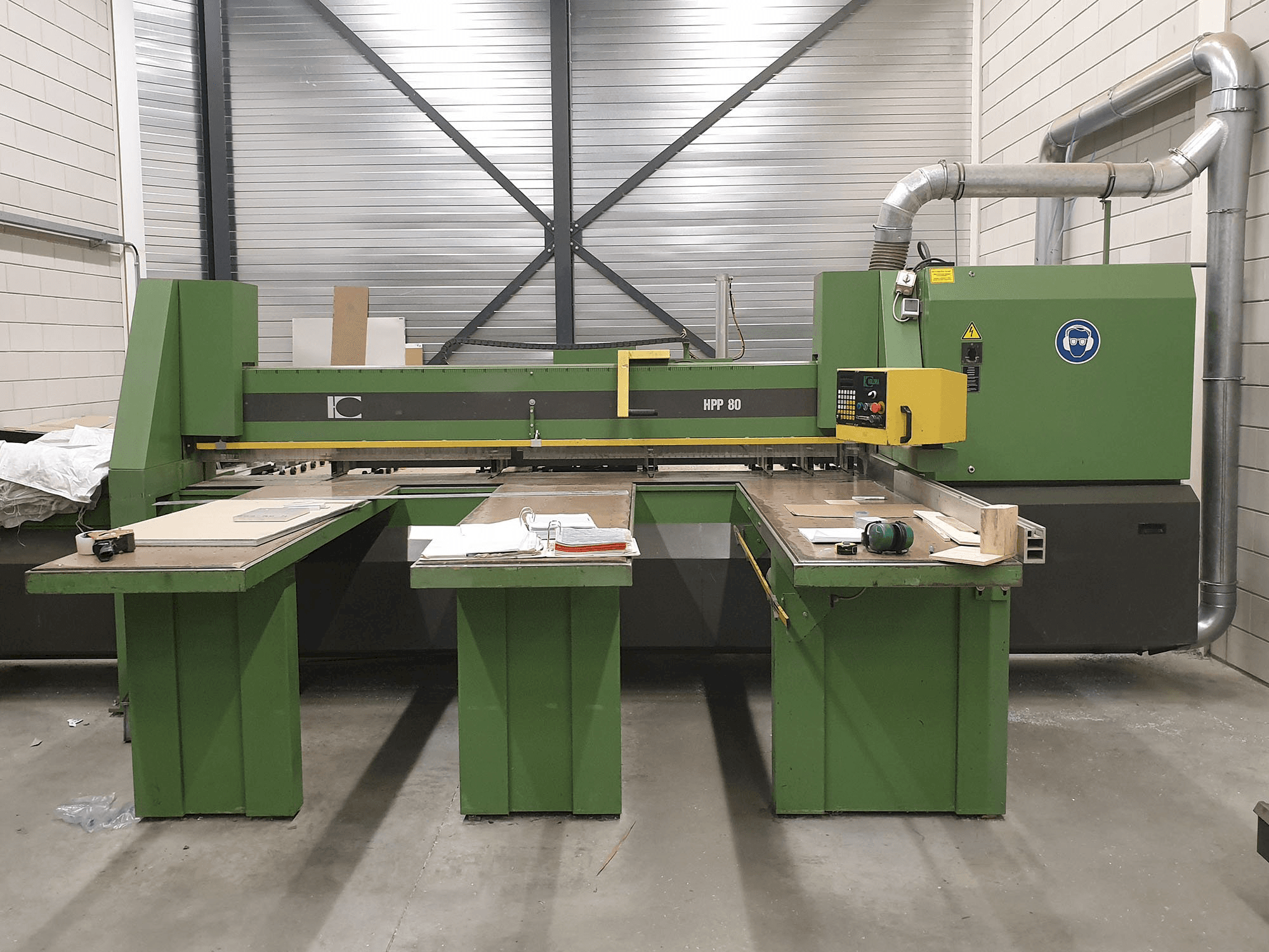 Mašīnas HOLZMA HPP 80/32 pretskats