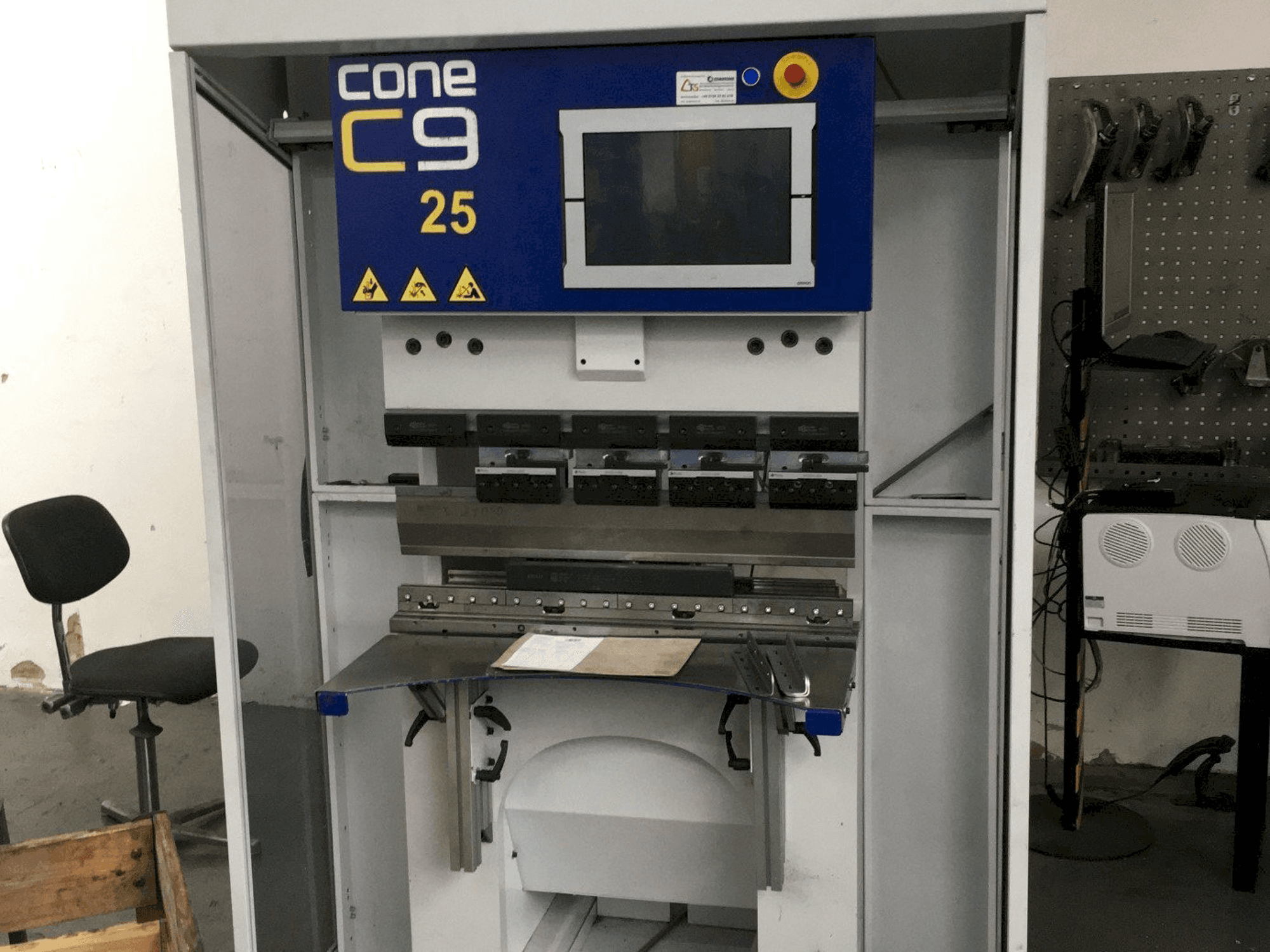 Mašīnas COASTONE Cone C9 pretskats