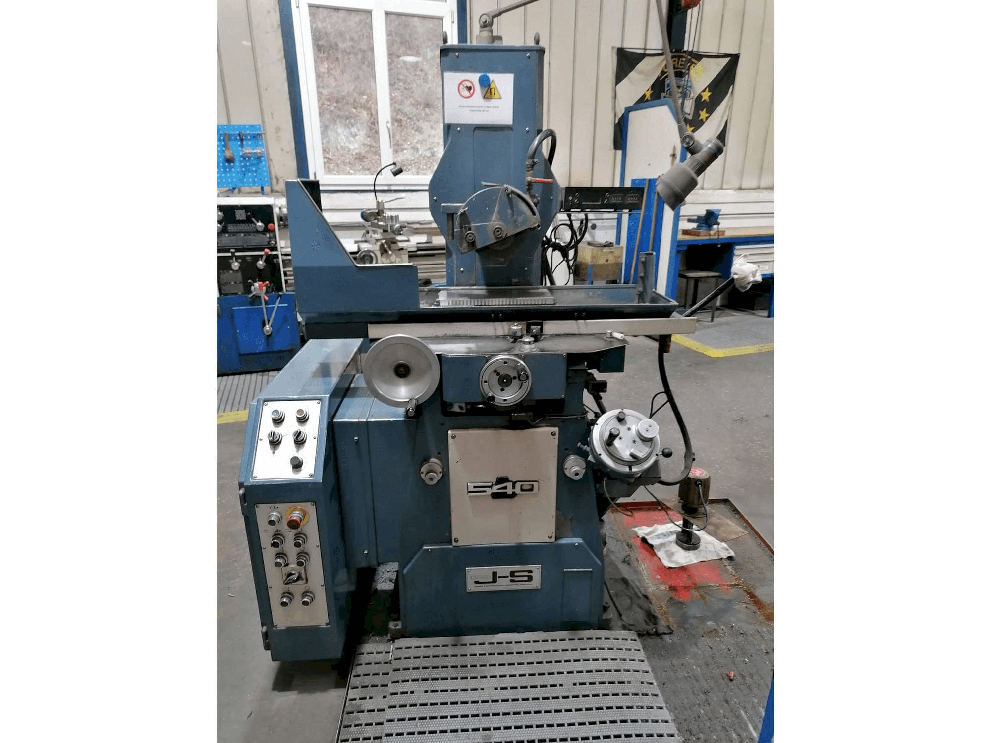 Mašīnas Jones & Shipman 540 pretskats