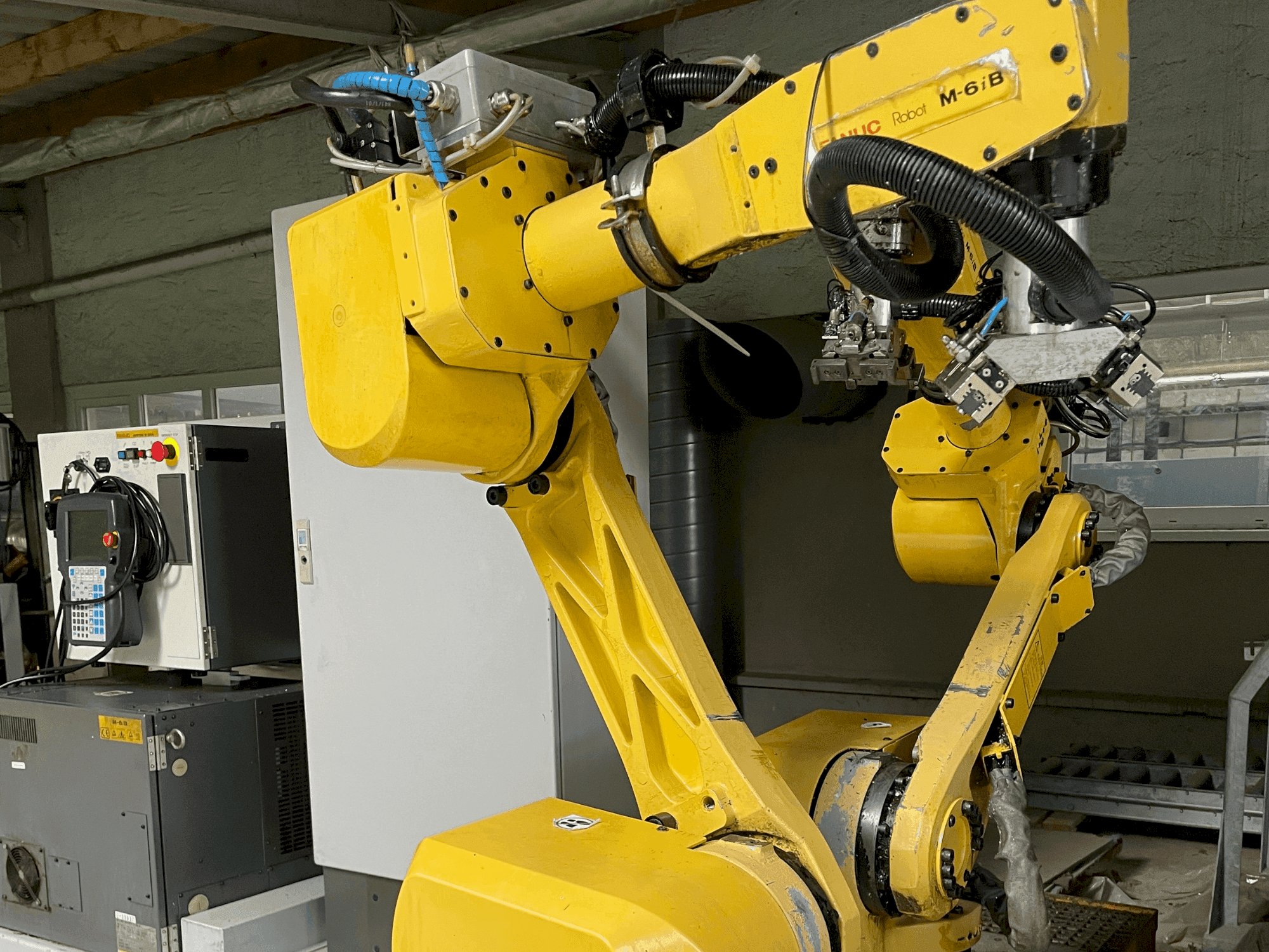 Mašīnas FANUC M-6iB pretskats