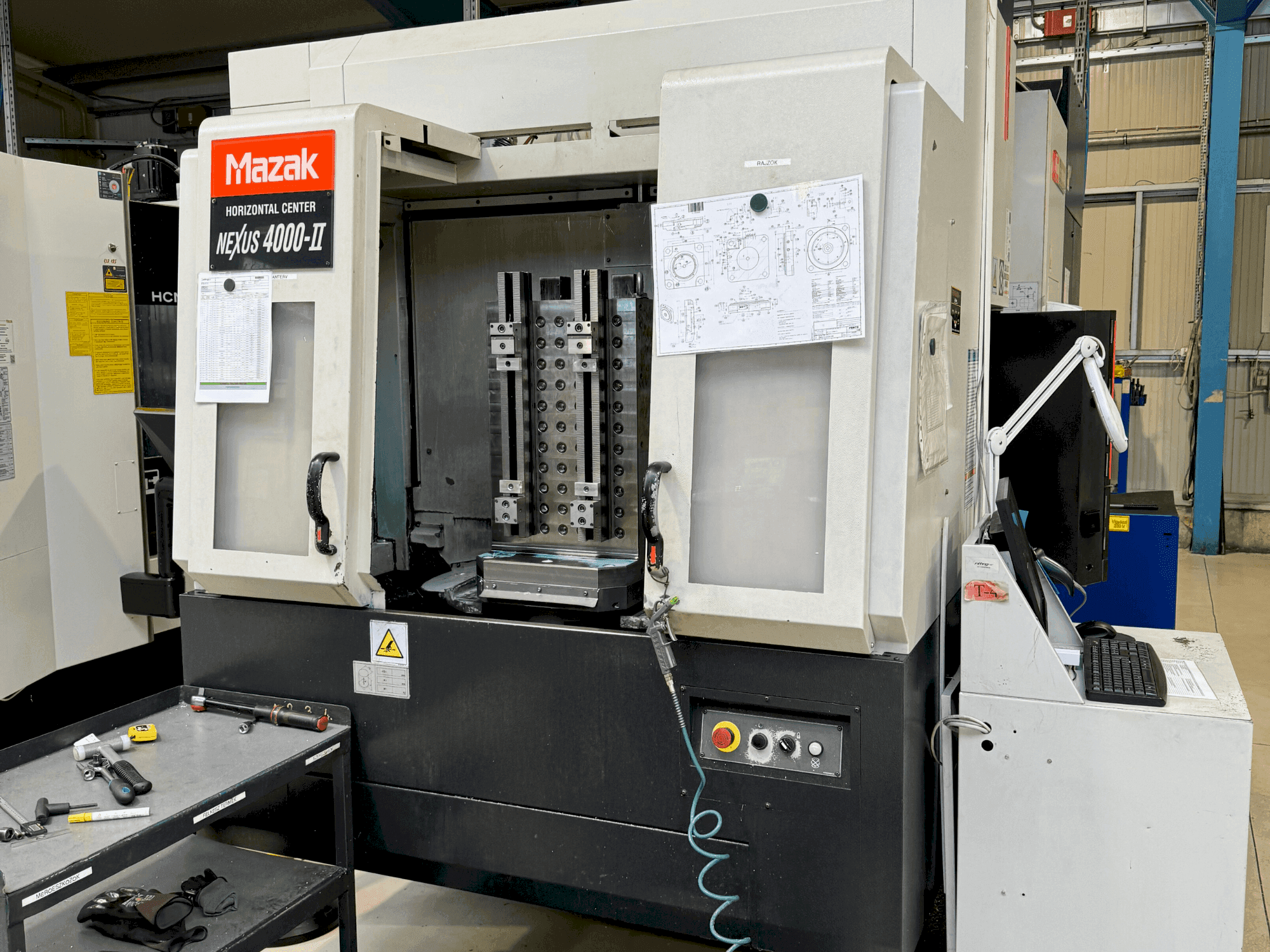 Mašīnas Mazak HCN 4000 II pretskats