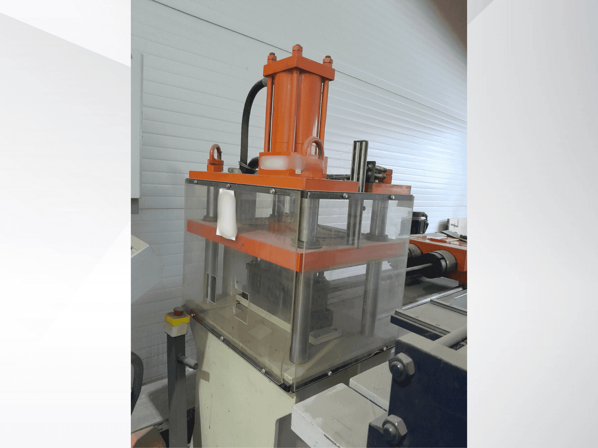 Mašīnas UZMA MAKINA PDM 30 pretskats