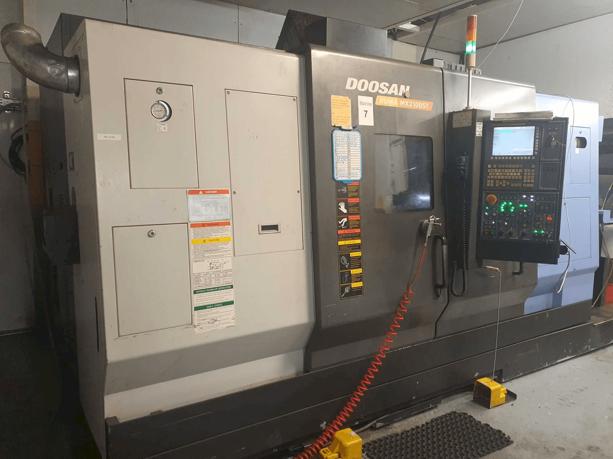 Mašīnas Doosan Puma MX2100ST pretskats