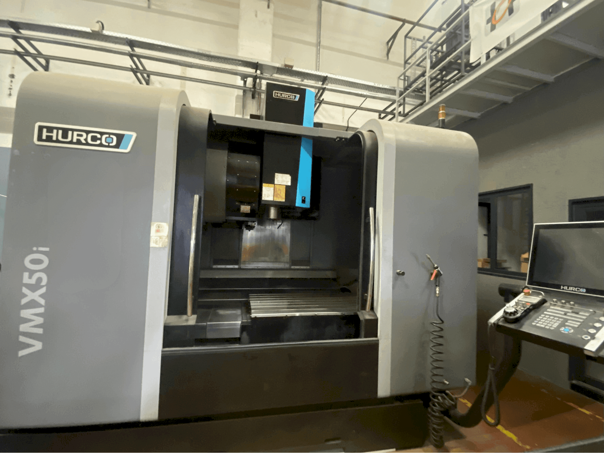 Mašīnas Hurco VMX50i pretskats