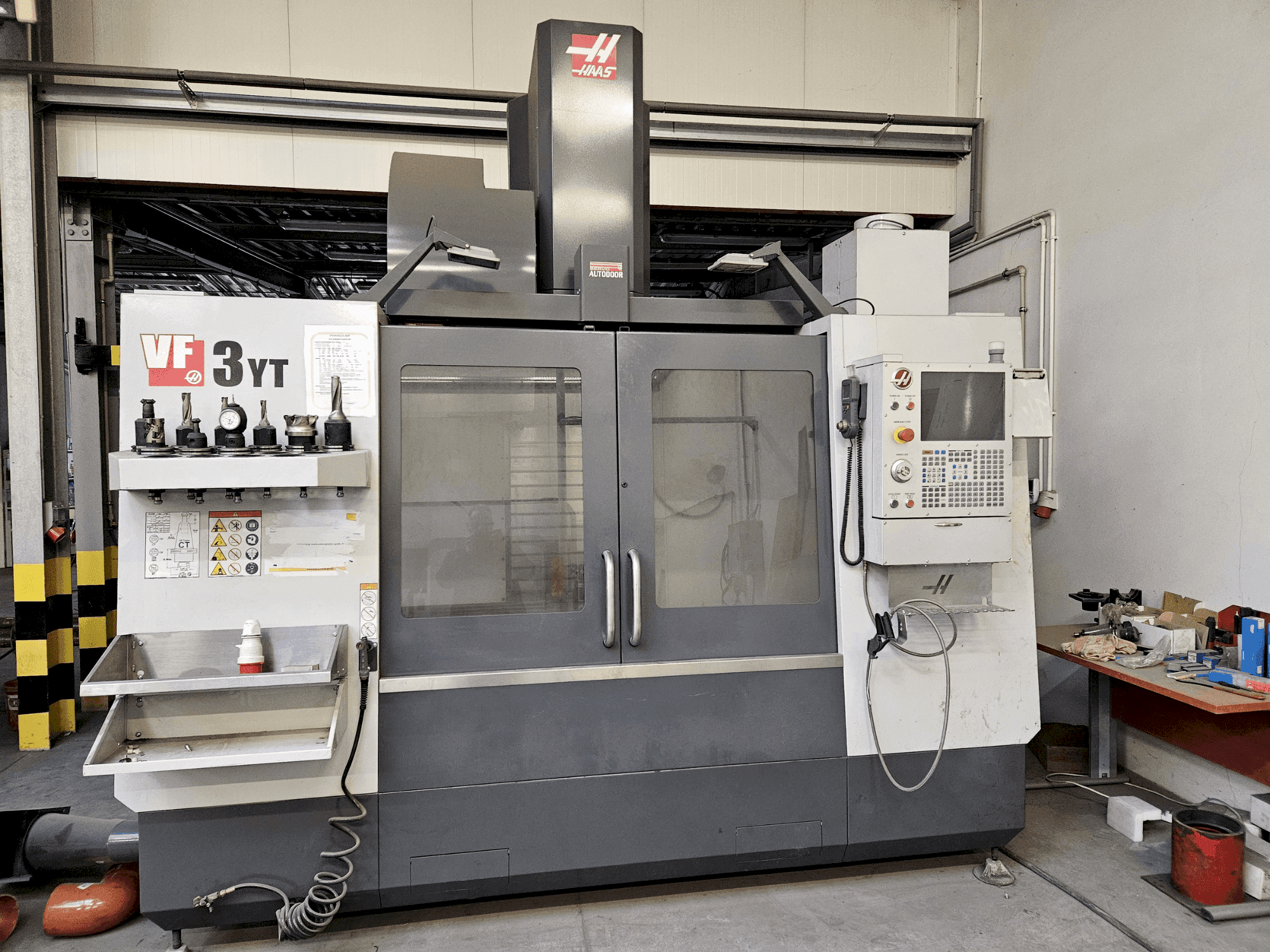 Mašīnas HAAS VF-3YT/50 pretskats