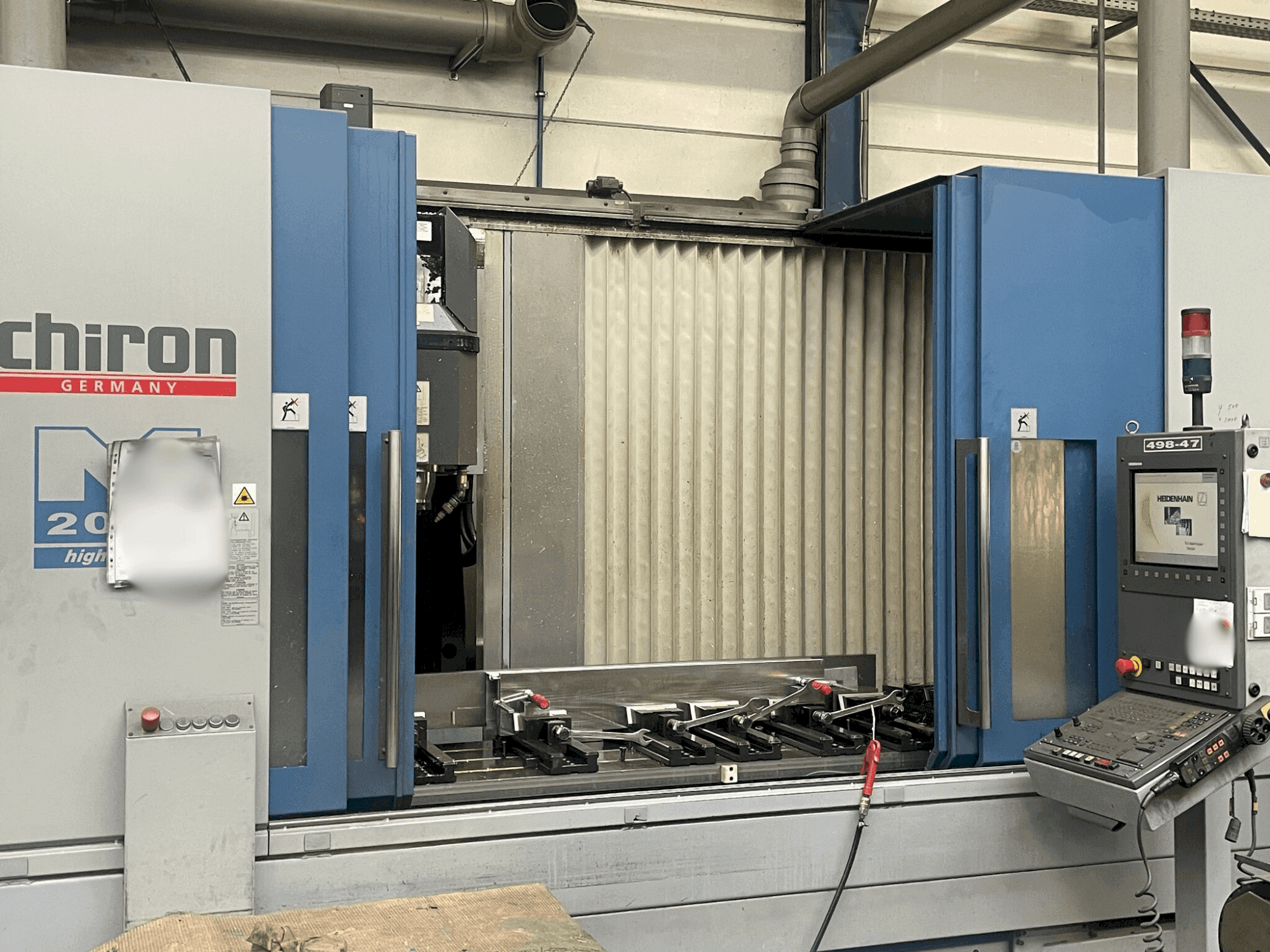 Mašīnas CHIRON Mill 2000 pretskats