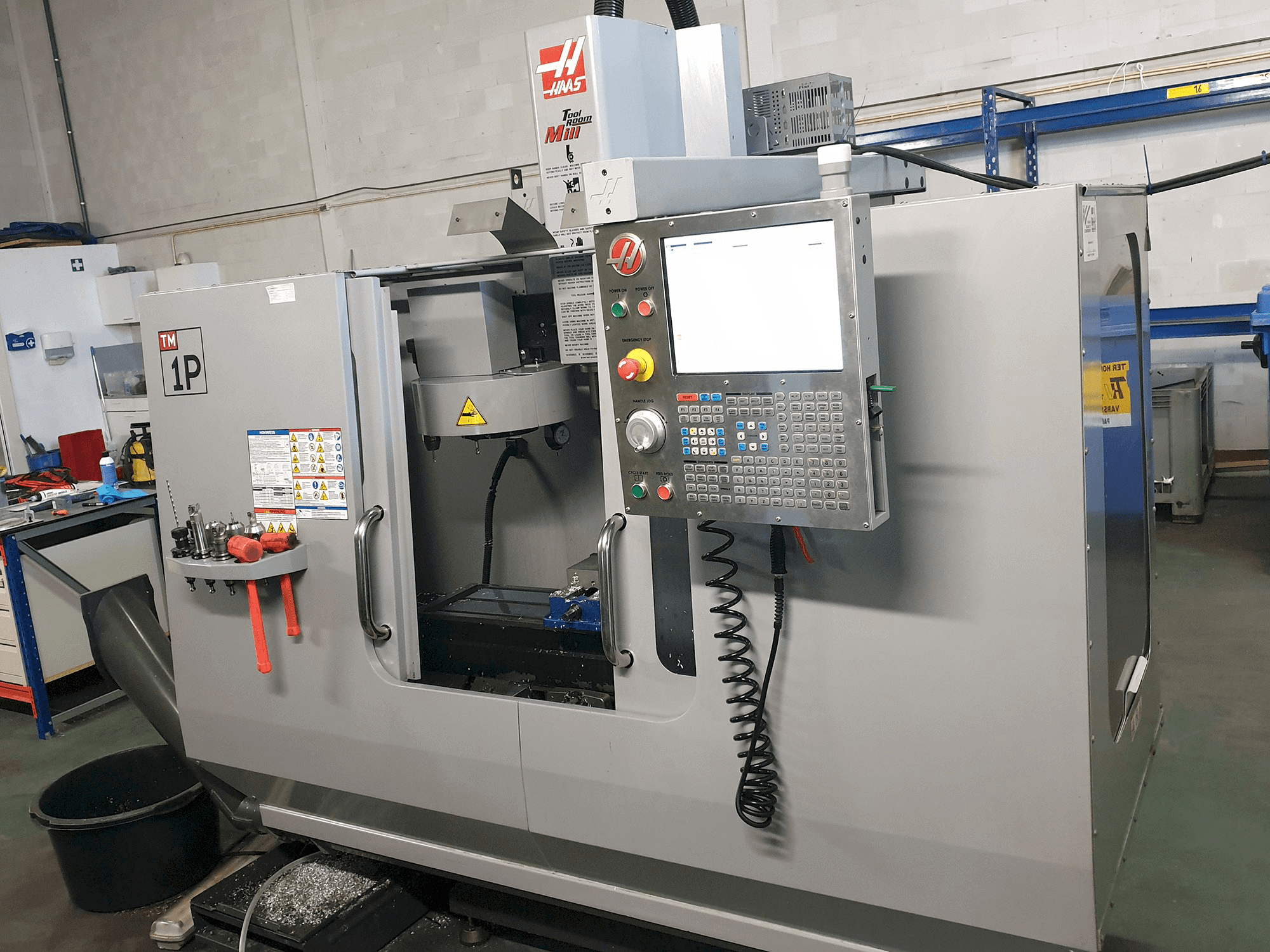 Mašīnas HAAS TM-1P pretskats